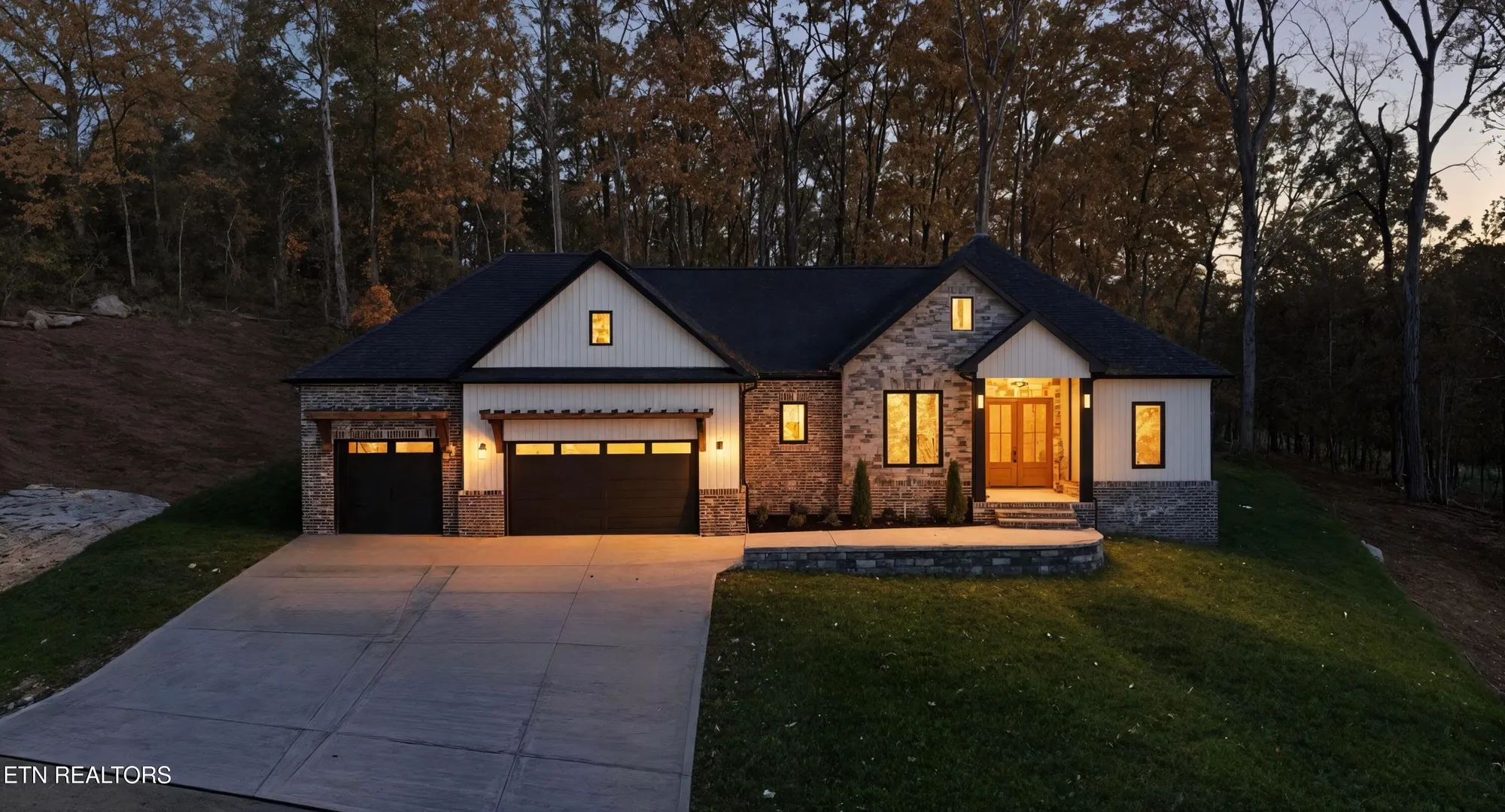 Property Slideshow image 2 of 45 | 121 nuhya way, Loudon, TN, 37774