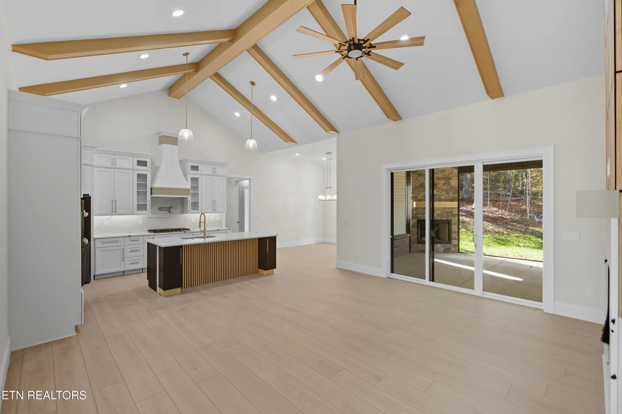 Property Slideshow image 10 of 45 | 121 nuhya way, Loudon, TN, 37774