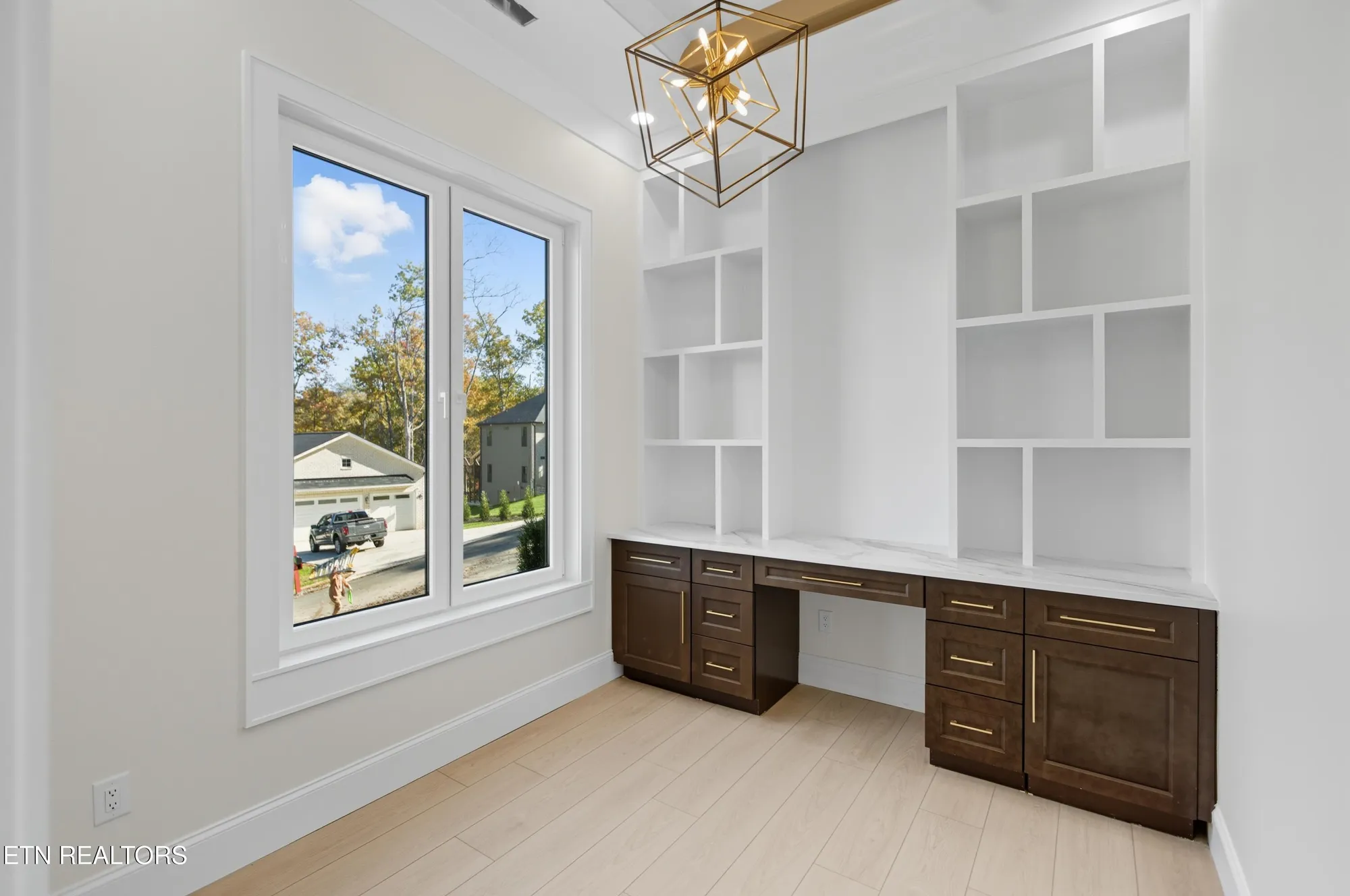 Property Slideshow image 8 of 45 | 121 nuhya way, Loudon, TN, 37774