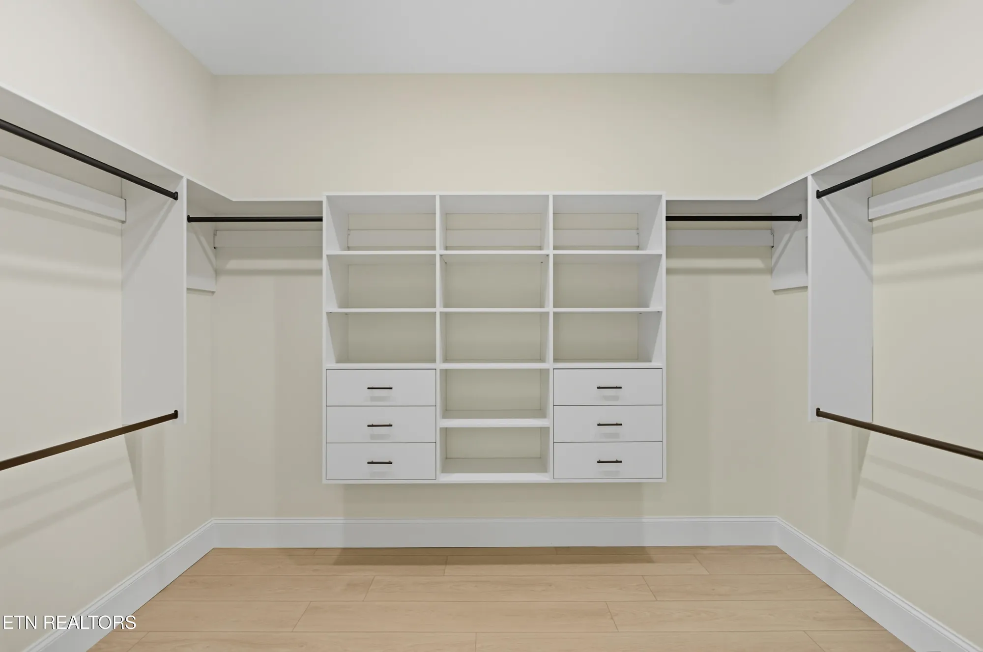 Property Slideshow image 28 of 45 | 121 nuhya way, Loudon, TN, 37774