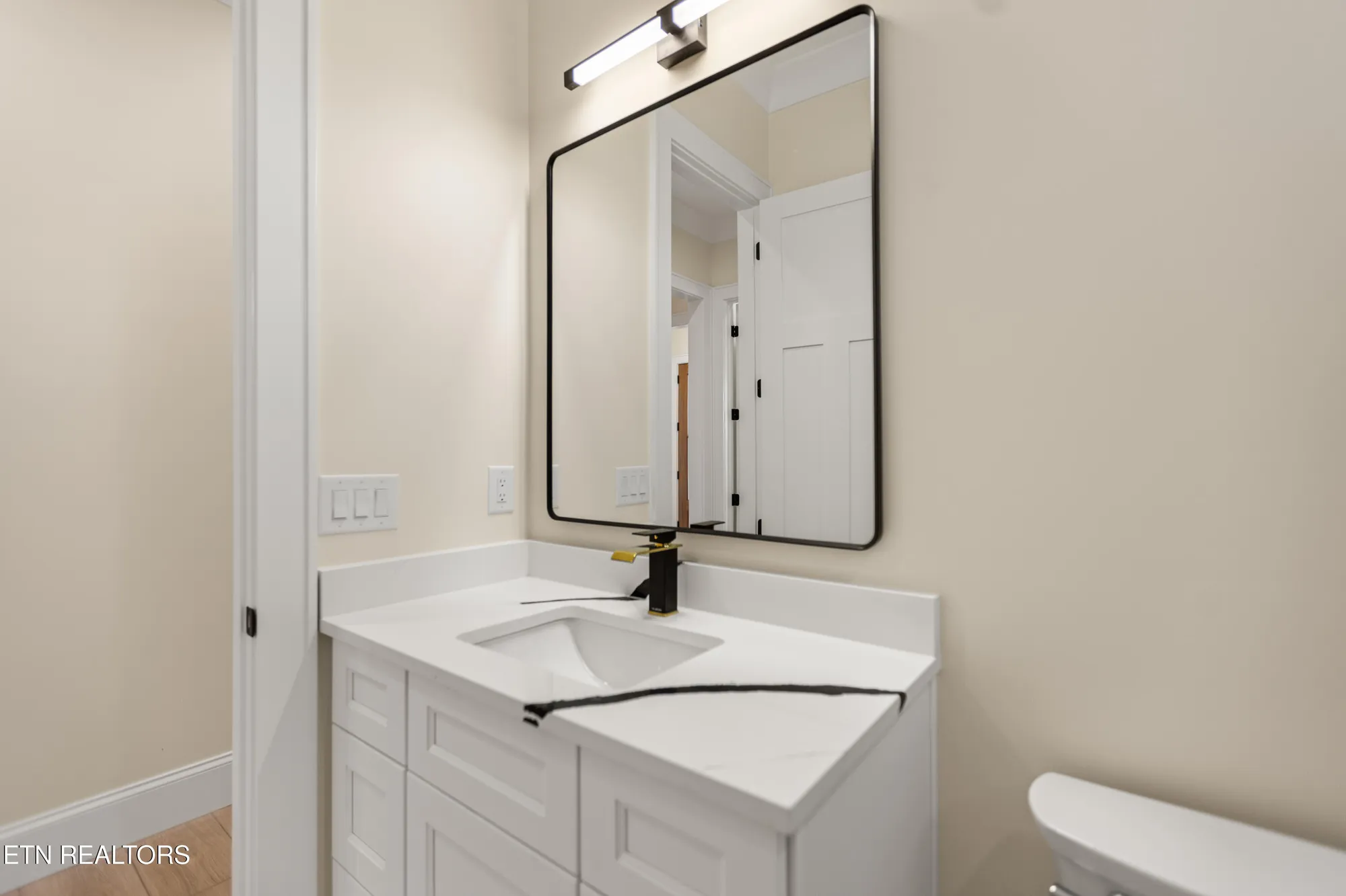 Property Slideshow image 34 of 45 | 121 nuhya way, Loudon, TN, 37774