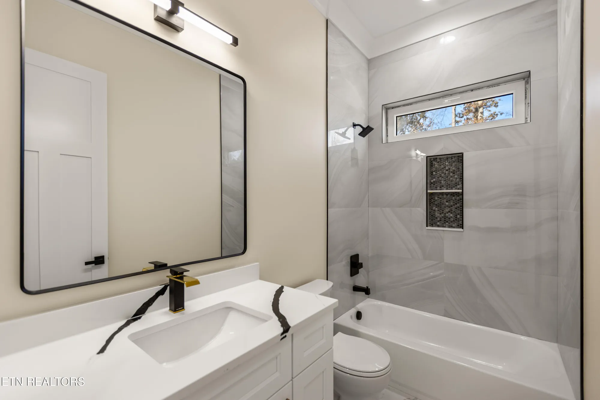 Property Slideshow image 33 of 45 | 121 nuhya way, Loudon, TN, 37774