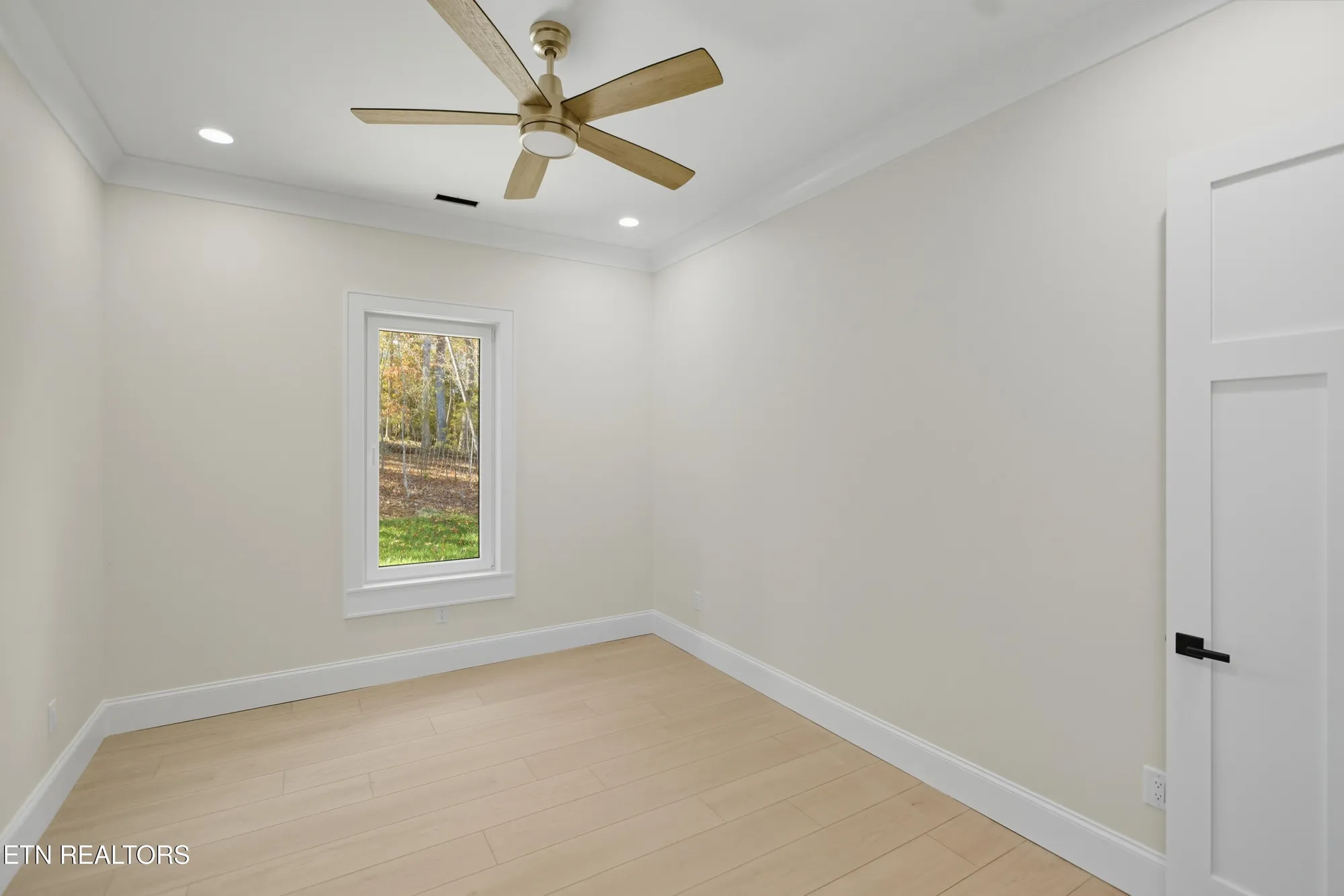 Property Slideshow image 36 of 45 | 121 nuhya way, Loudon, TN, 37774