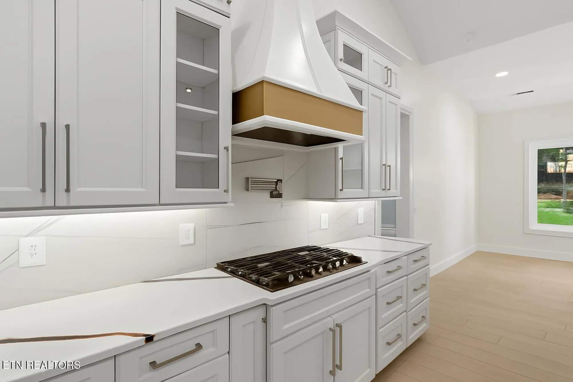 Property Slideshow image 16 of 45 | 121 nuhya way, Loudon, TN, 37774