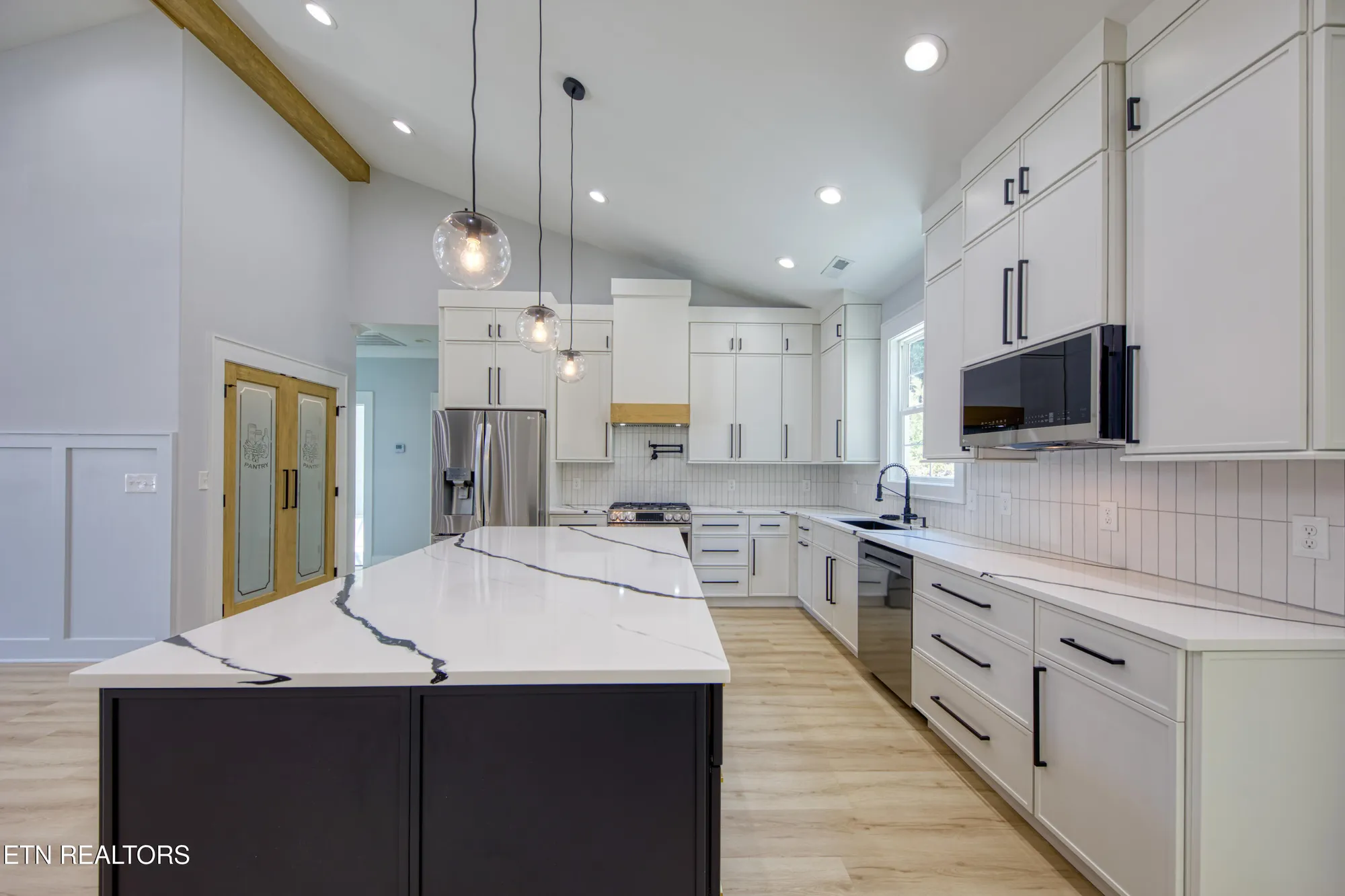 Property Slideshow image 6 of 39 | 113 nuhya way, Loudon, TN, 37774