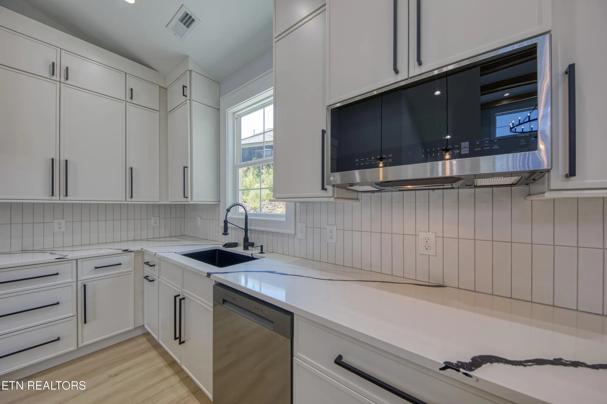 Property Slideshow image 7 of 39 | 113 nuhya way, Loudon, TN, 37774