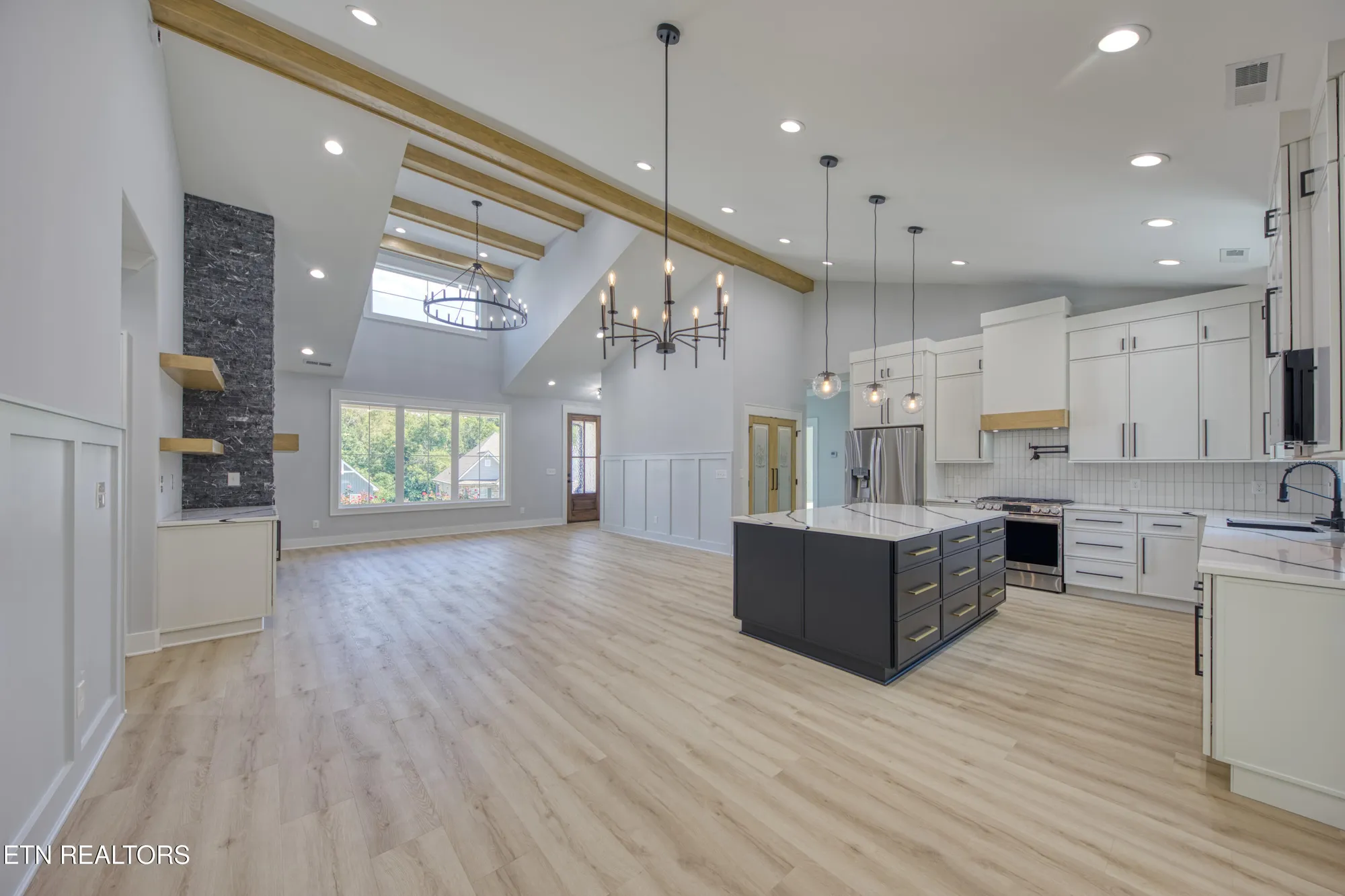 Property Slideshow image 4 of 39 | 113 nuhya way, Loudon, TN, 37774