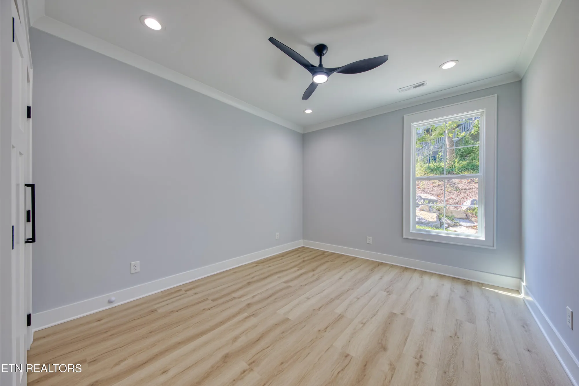 Property Slideshow image 20 of 39 | 113 nuhya way, Loudon, TN, 37774