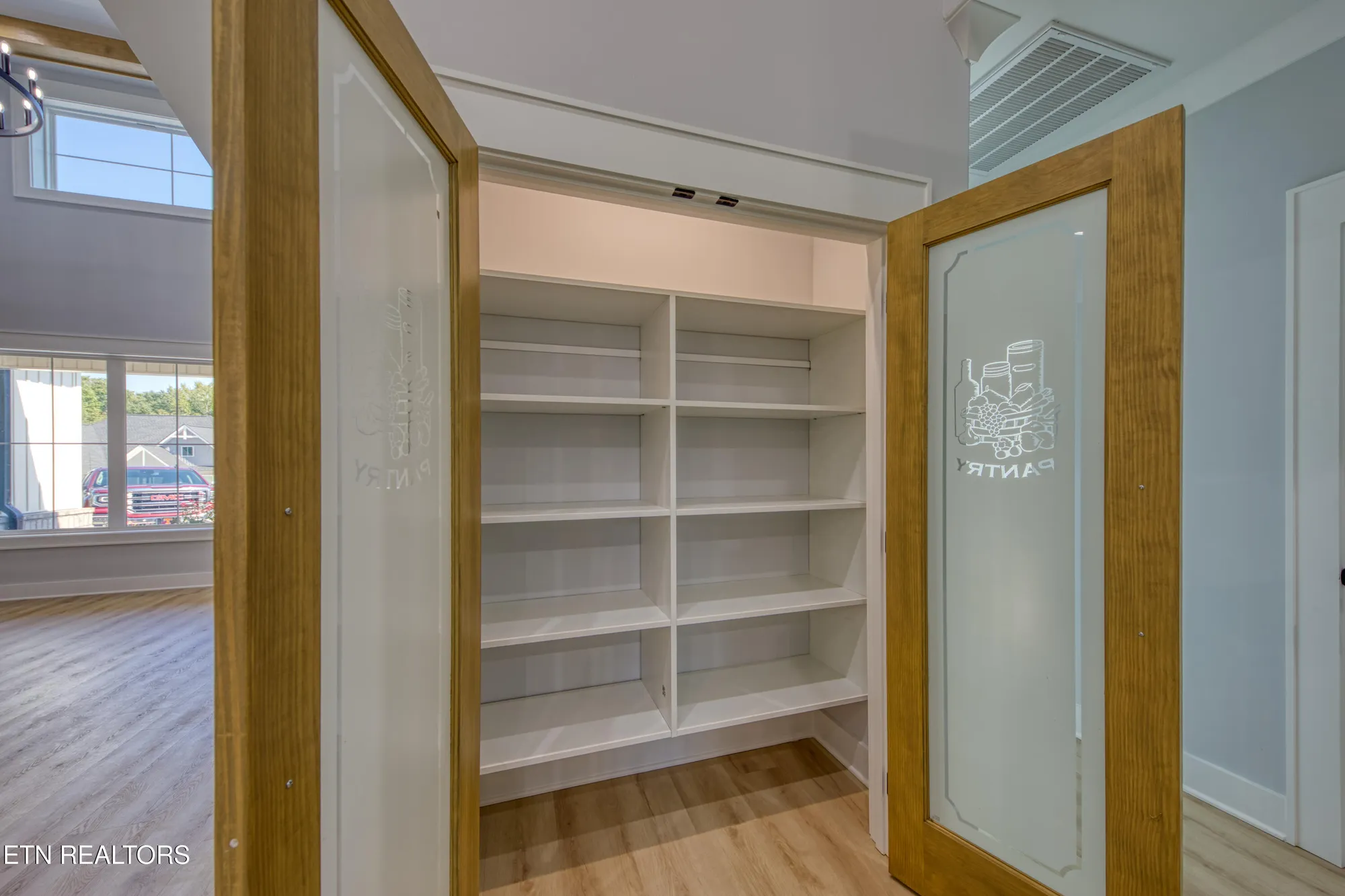 Property Slideshow image 10 of 39 | 113 nuhya way, Loudon, TN, 37774