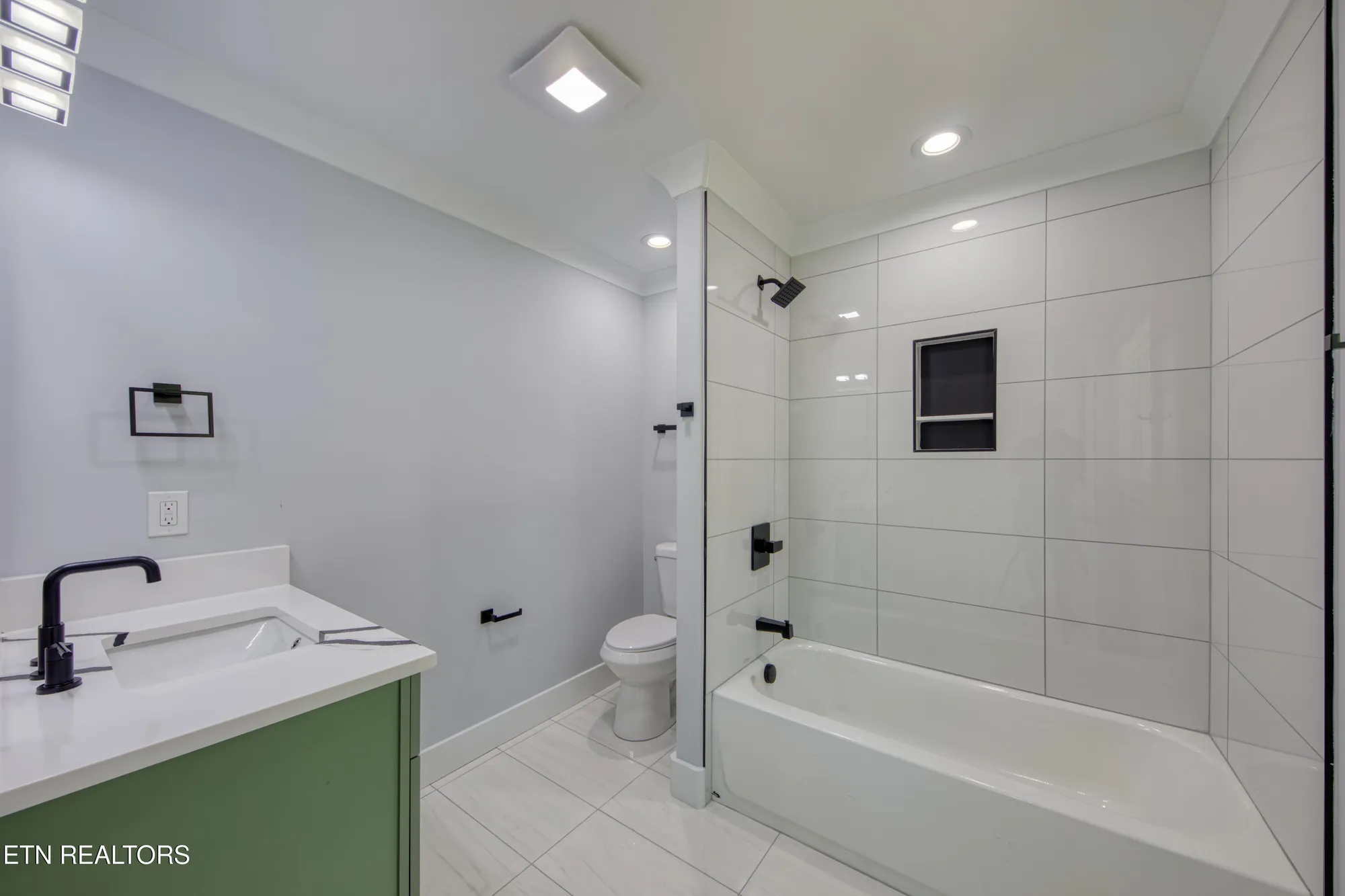 Property Slideshow image 30 of 39 | 113 nuhya way, Loudon, TN, 37774