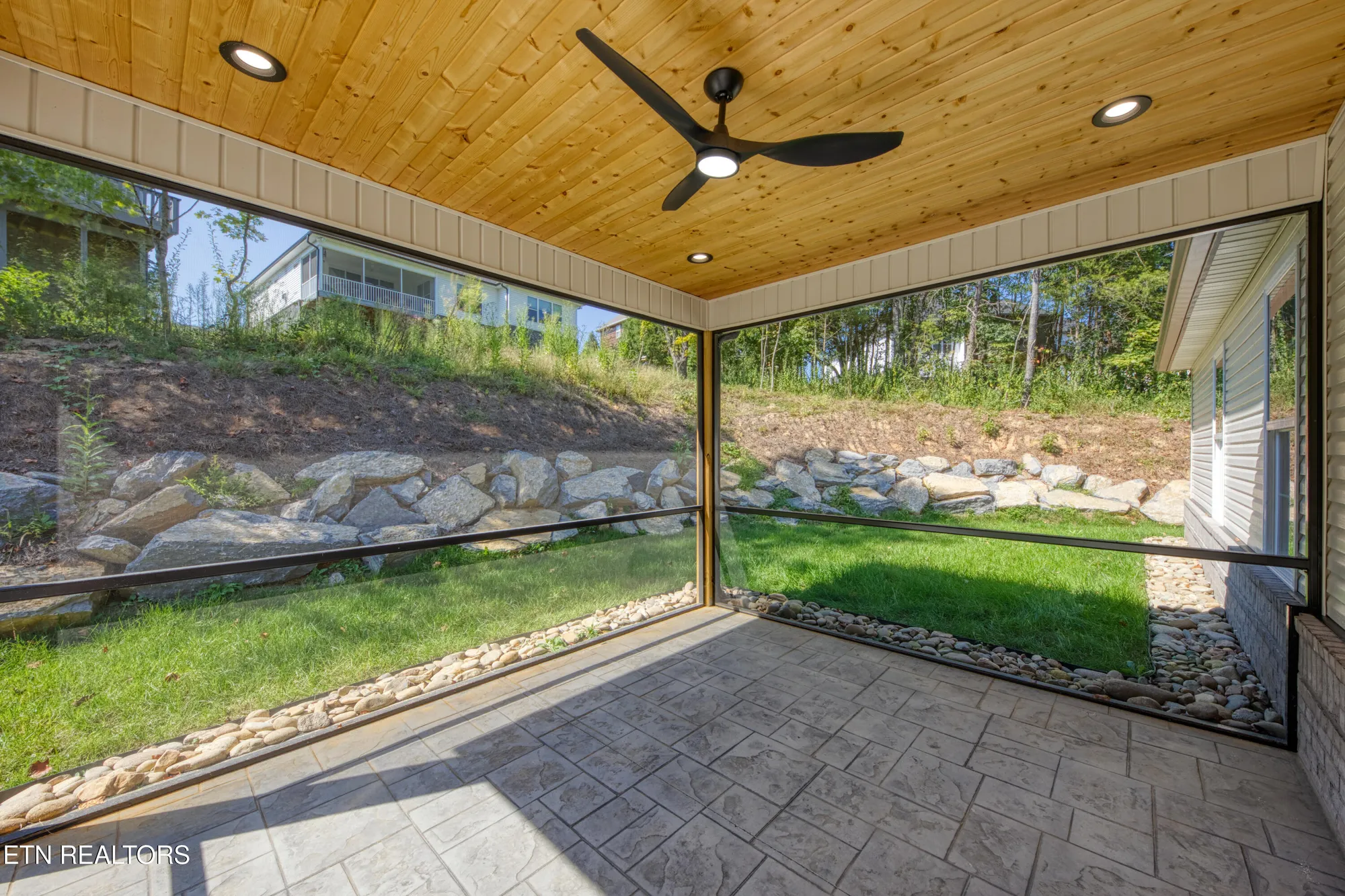 Property Slideshow image 34 of 39 | 113 nuhya way, Loudon, TN, 37774