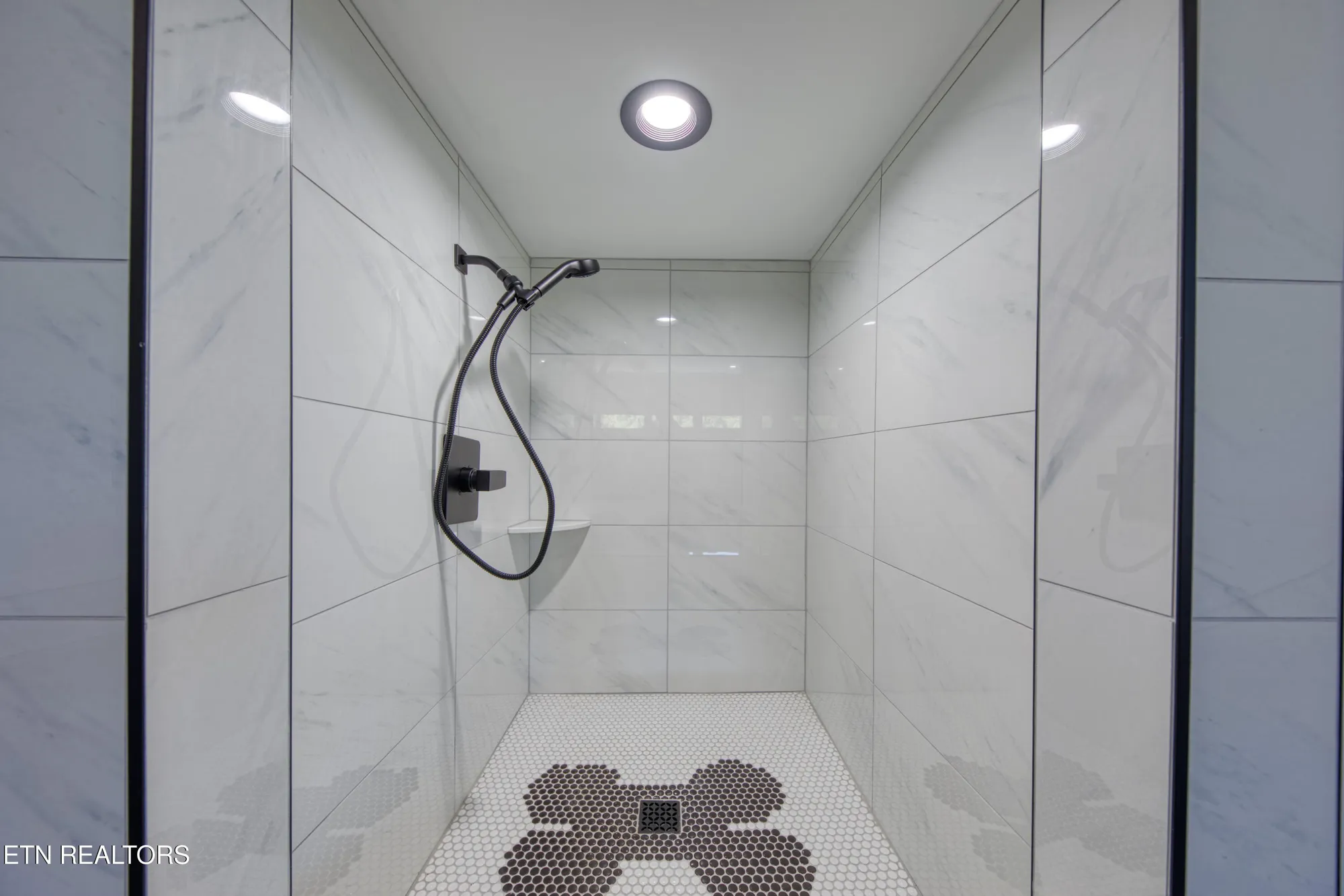 Property Slideshow image 32 of 39 | 113 nuhya way, Loudon, TN, 37774