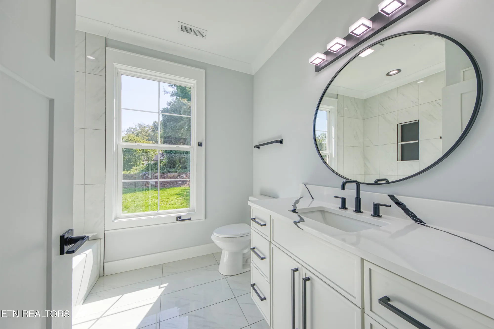 Property Slideshow image 24 of 39 | 113 nuhya way, Loudon, TN, 37774