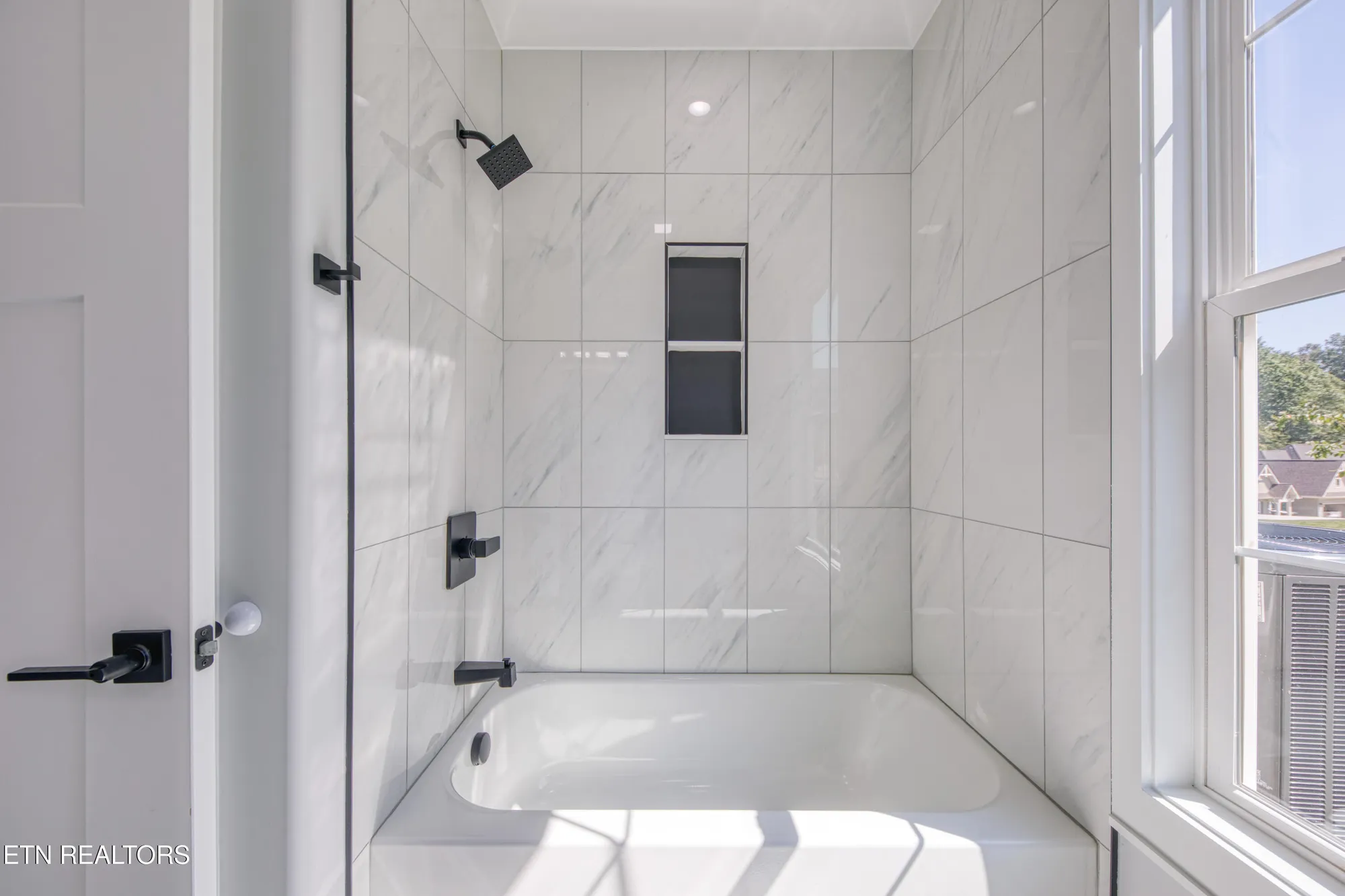 Property Slideshow image 25 of 39 | 113 nuhya way, Loudon, TN, 37774