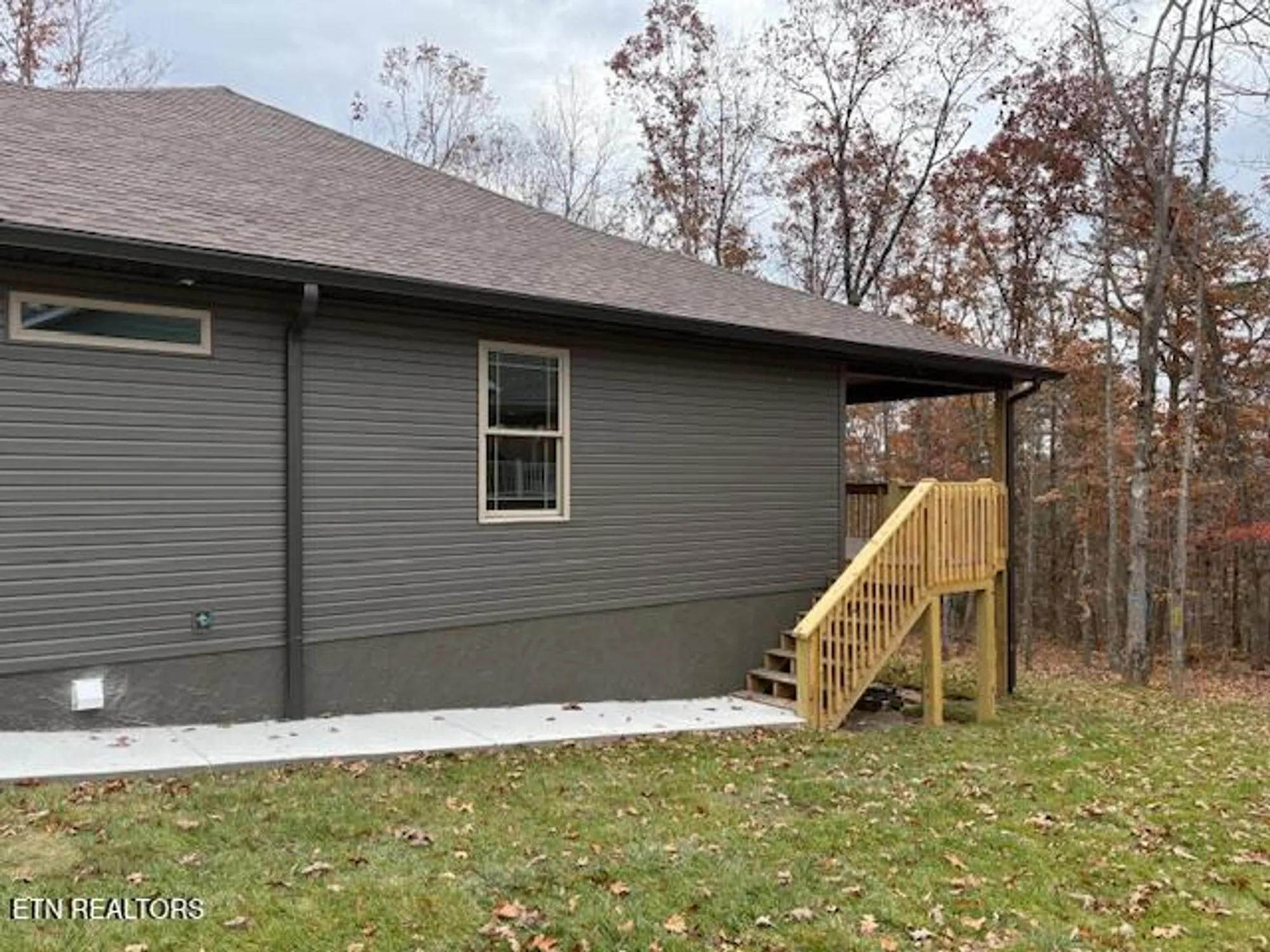 Property Slideshow image 3 of 13 | 532 saint george dr, Crossville, TN, 38558