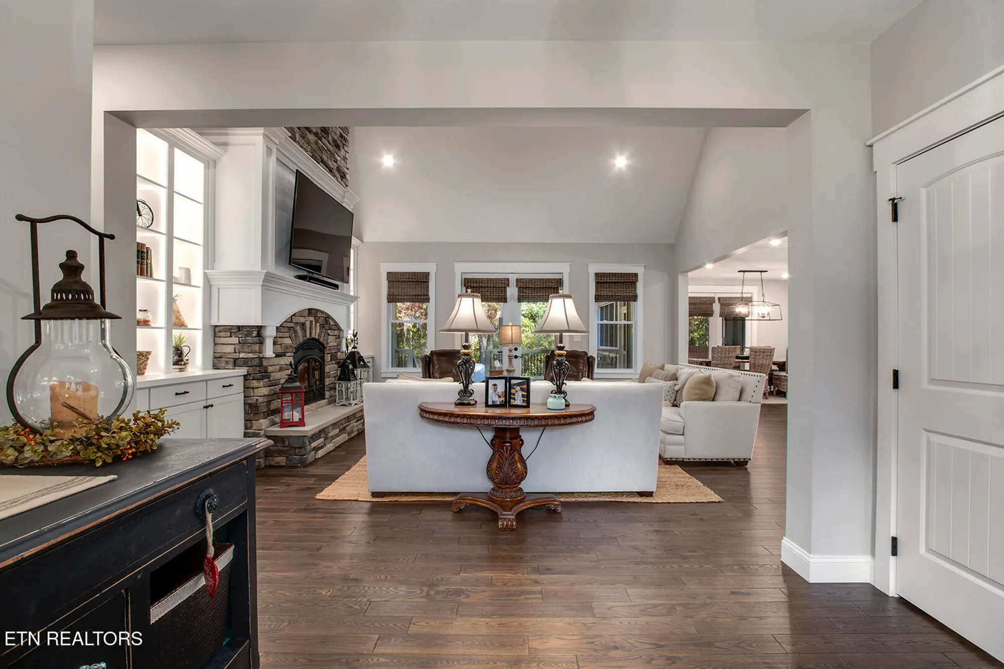 Property Slideshow image 6 of 62 | 206 atoka pl, Loudon, TN, 37774