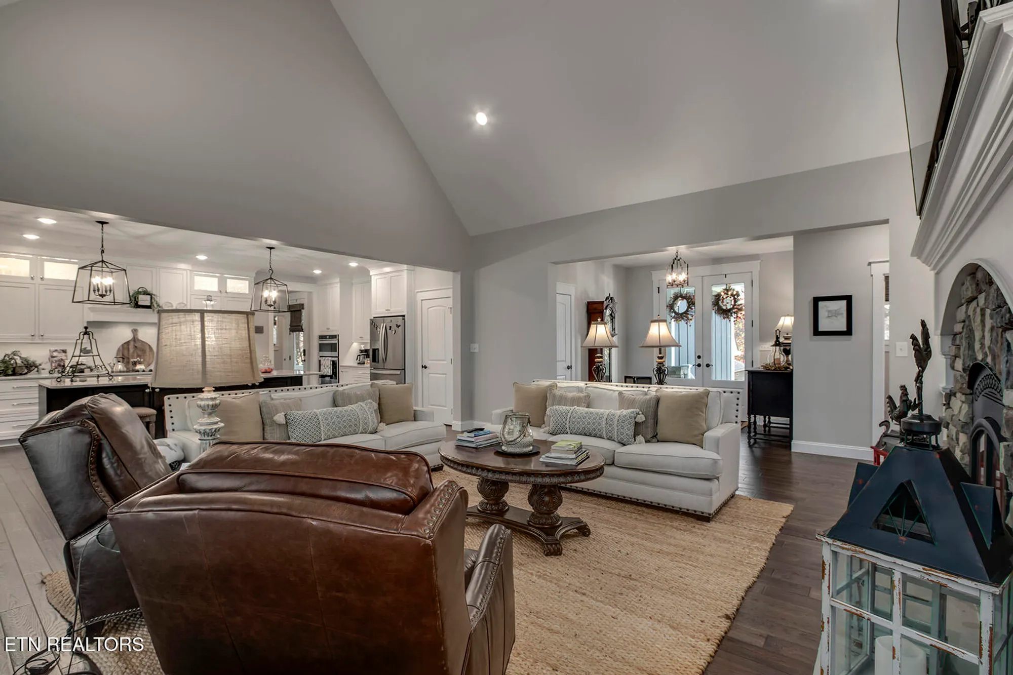 Property Slideshow image 10 of 62 | 206 atoka pl, Loudon, TN, 37774