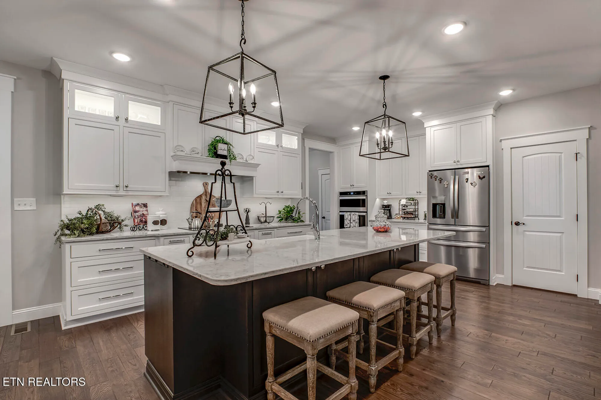 Property Slideshow image 12 of 62 | 206 atoka pl, Loudon, TN, 37774