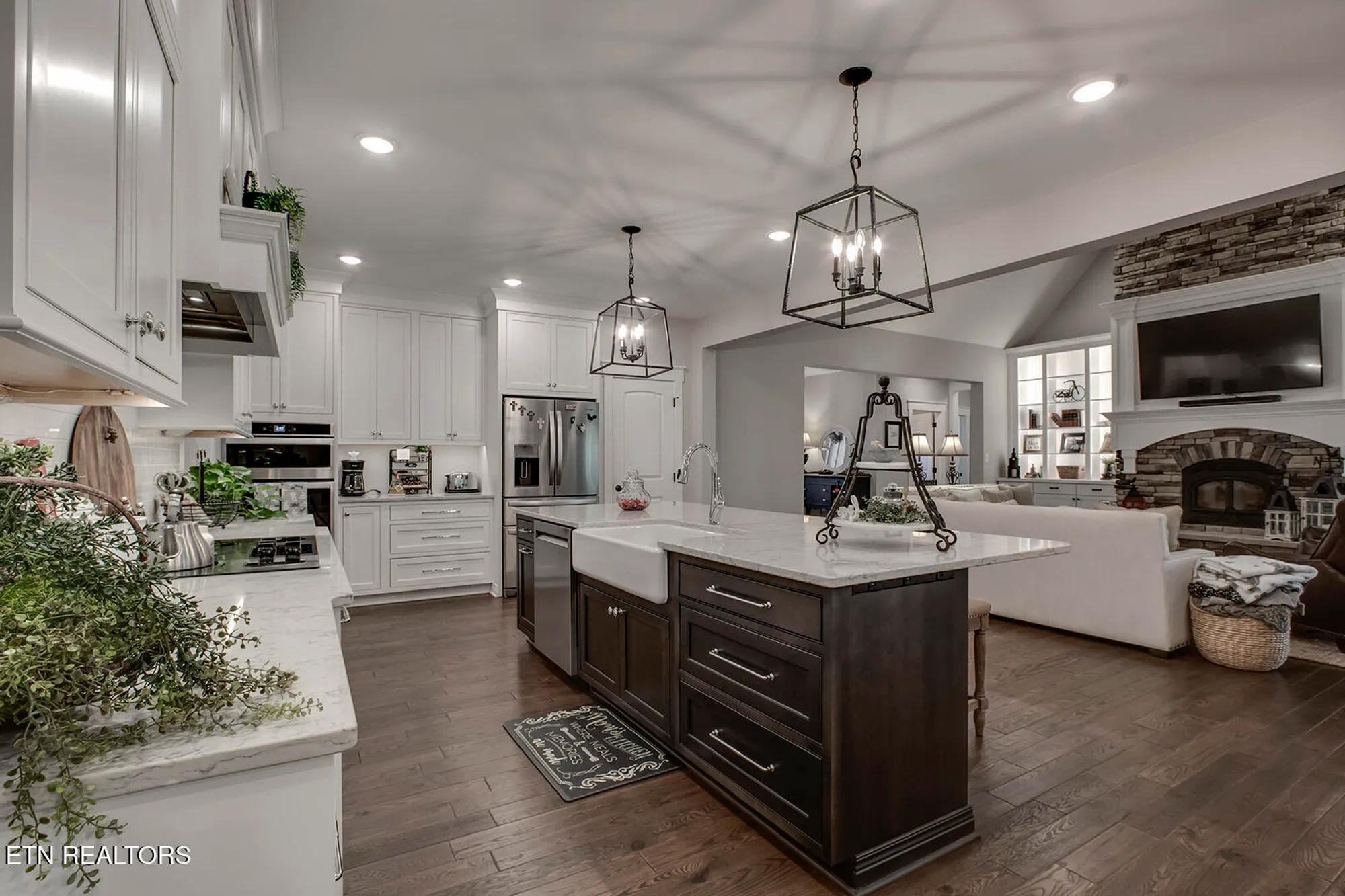 Property Slideshow image 13 of 62 | 206 atoka pl, Loudon, TN, 37774