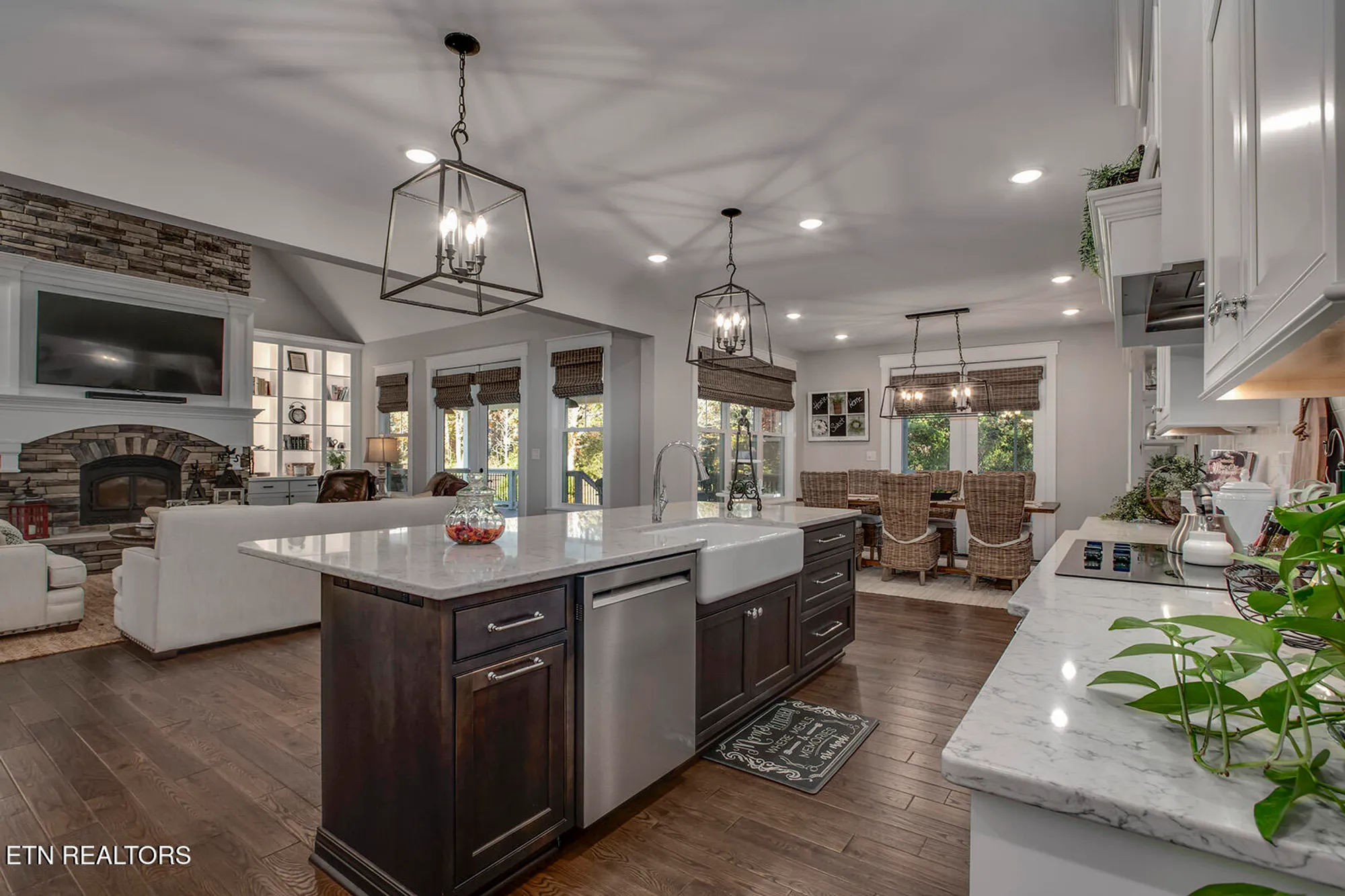 Property Slideshow image 16 of 62 | 206 atoka pl, Loudon, TN, 37774