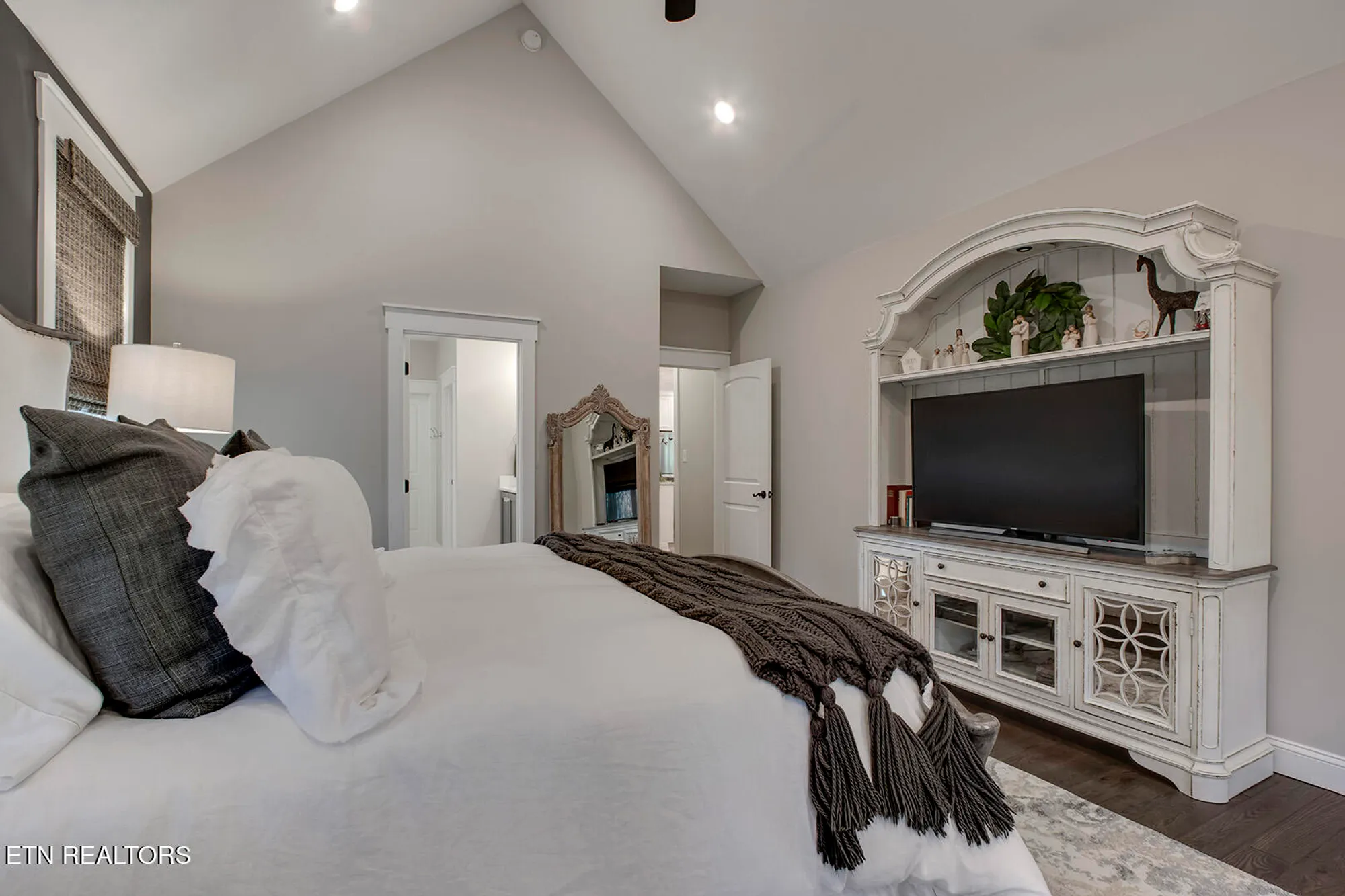 Property Slideshow image 23 of 62 | 206 atoka pl, Loudon, TN, 37774