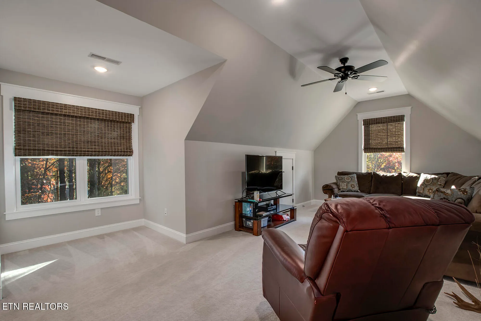 Property Slideshow image 29 of 62 | 206 atoka pl, Loudon, TN, 37774