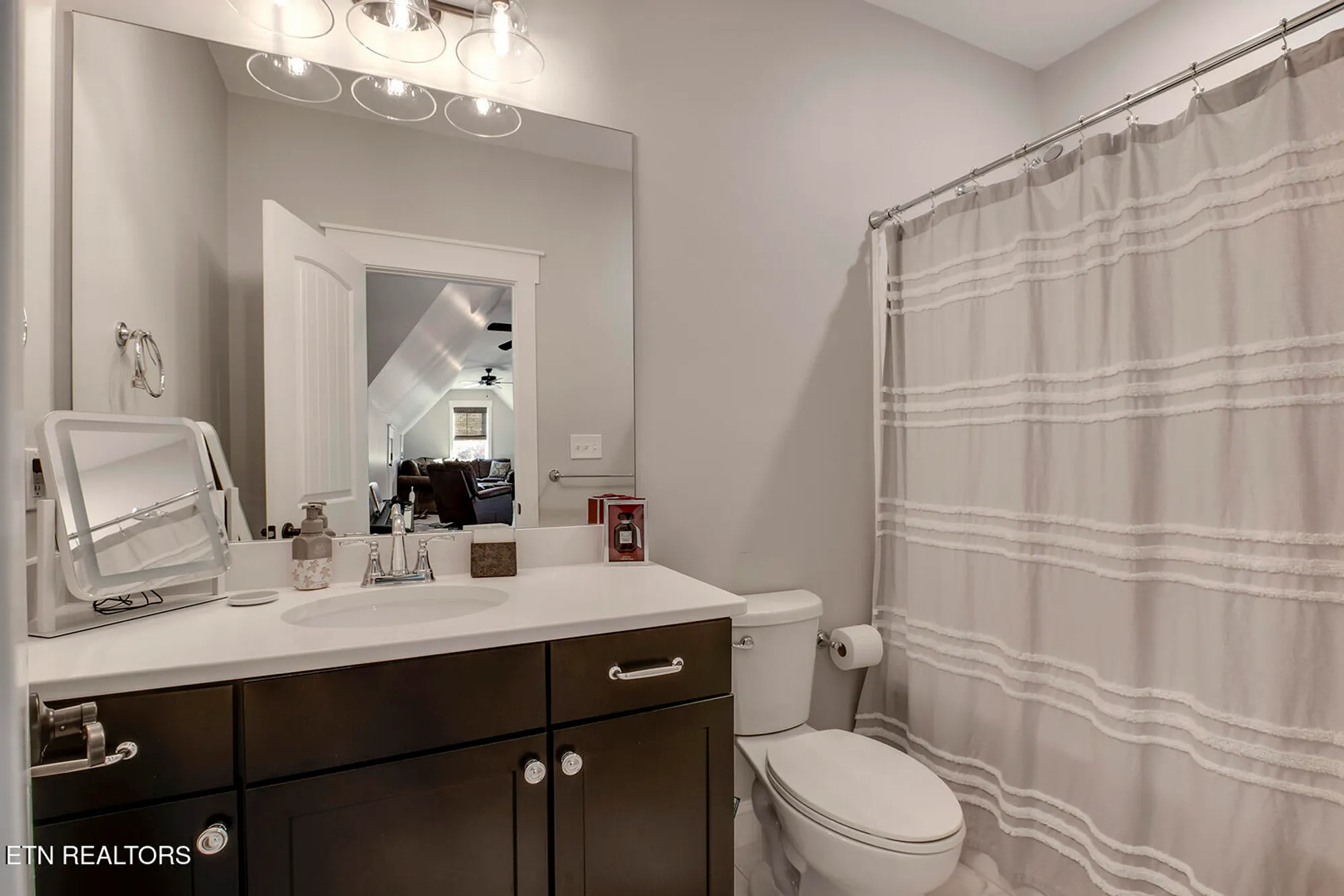 Property Slideshow image 31 of 62 | 206 atoka pl, Loudon, TN, 37774