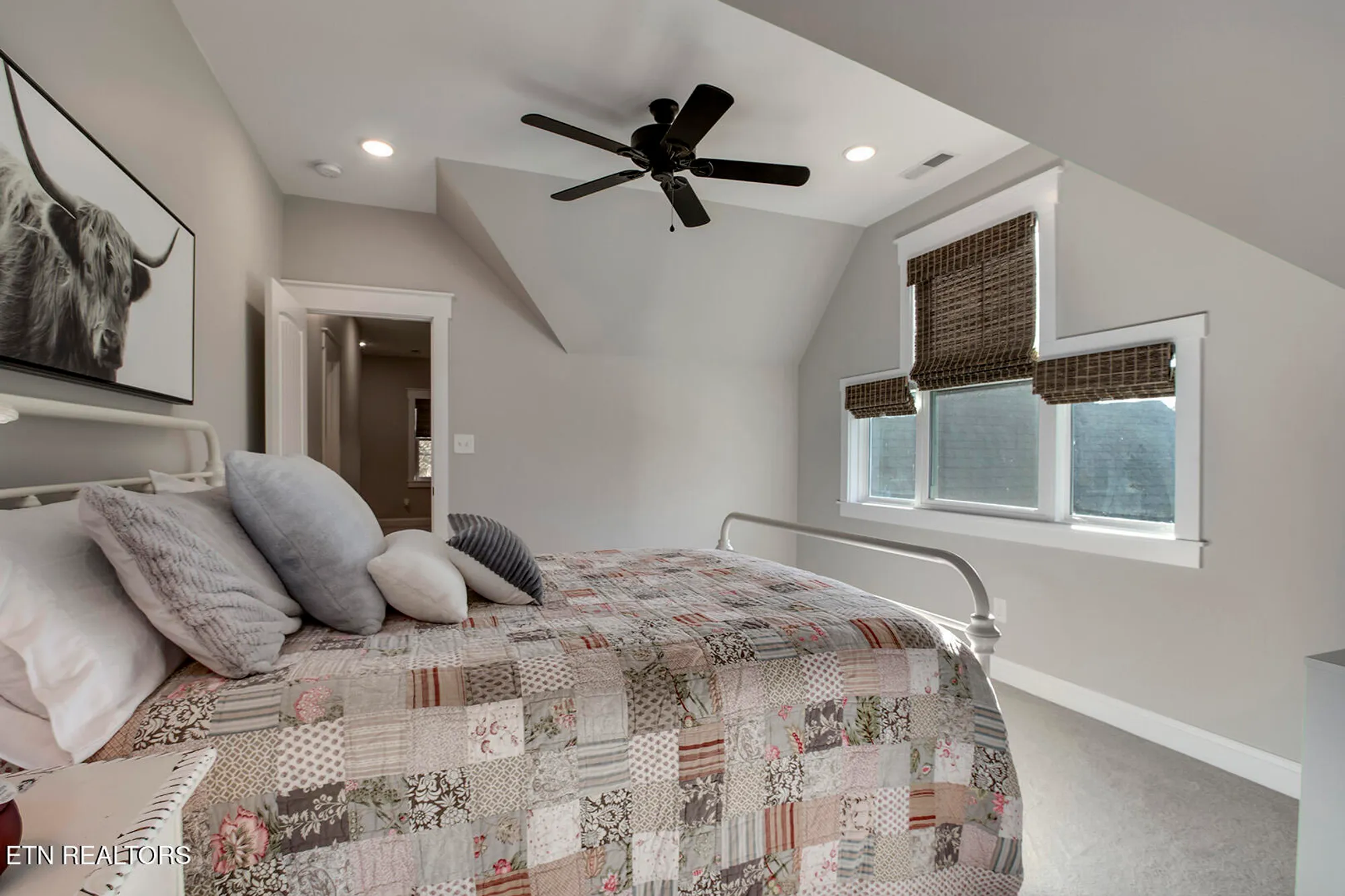 Property Slideshow image 33 of 62 | 206 atoka pl, Loudon, TN, 37774