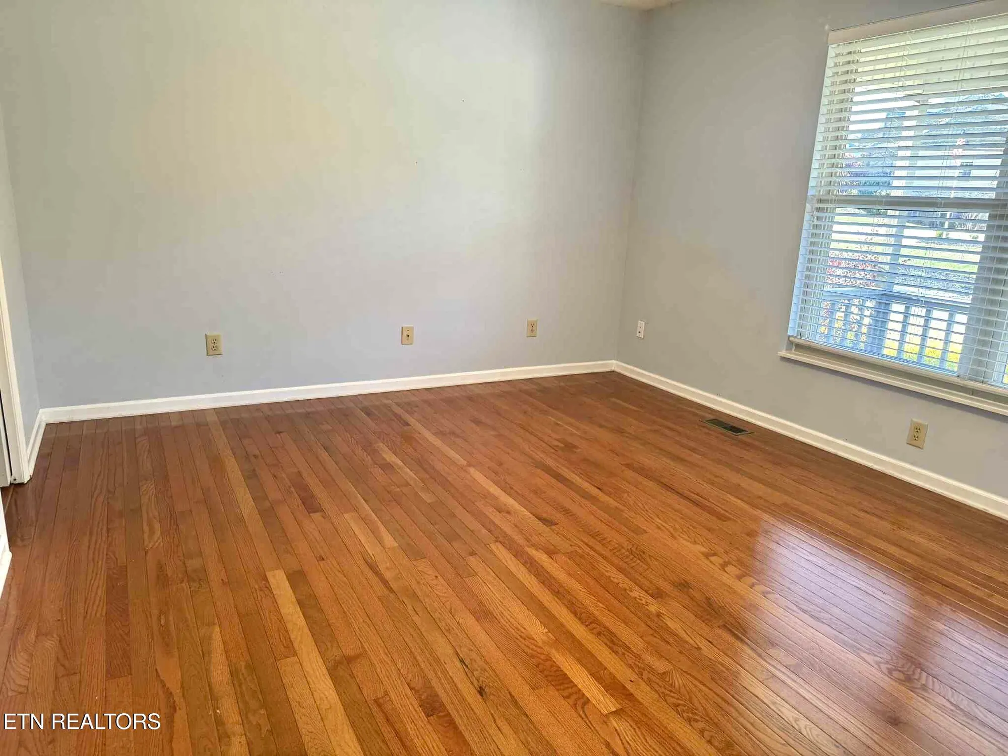 Property Slideshow image 16 of 38 | 179 depew dr, Loudon, TN, 37774