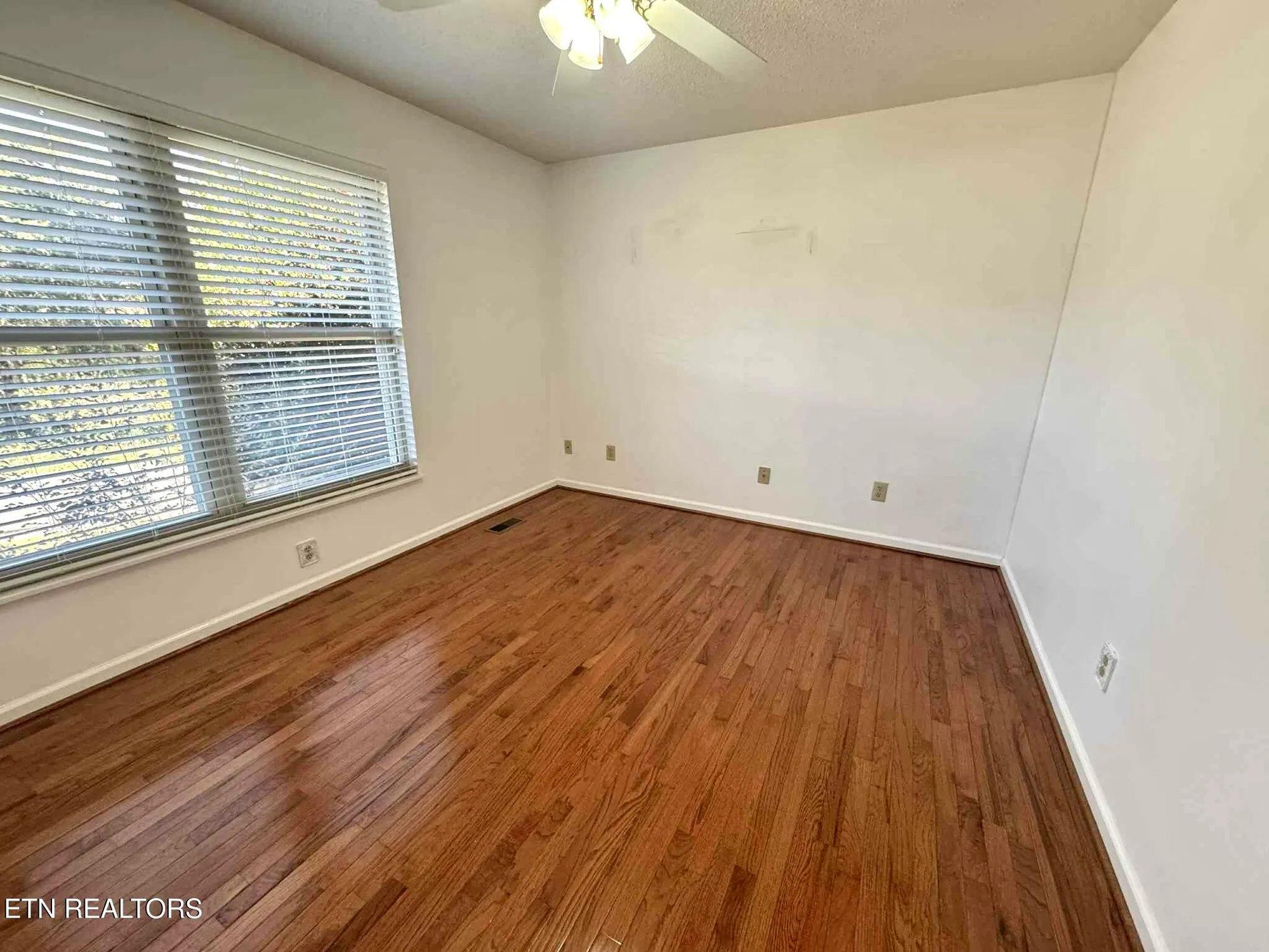 Property Slideshow image 22 of 38 | 179 depew dr, Loudon, TN, 37774