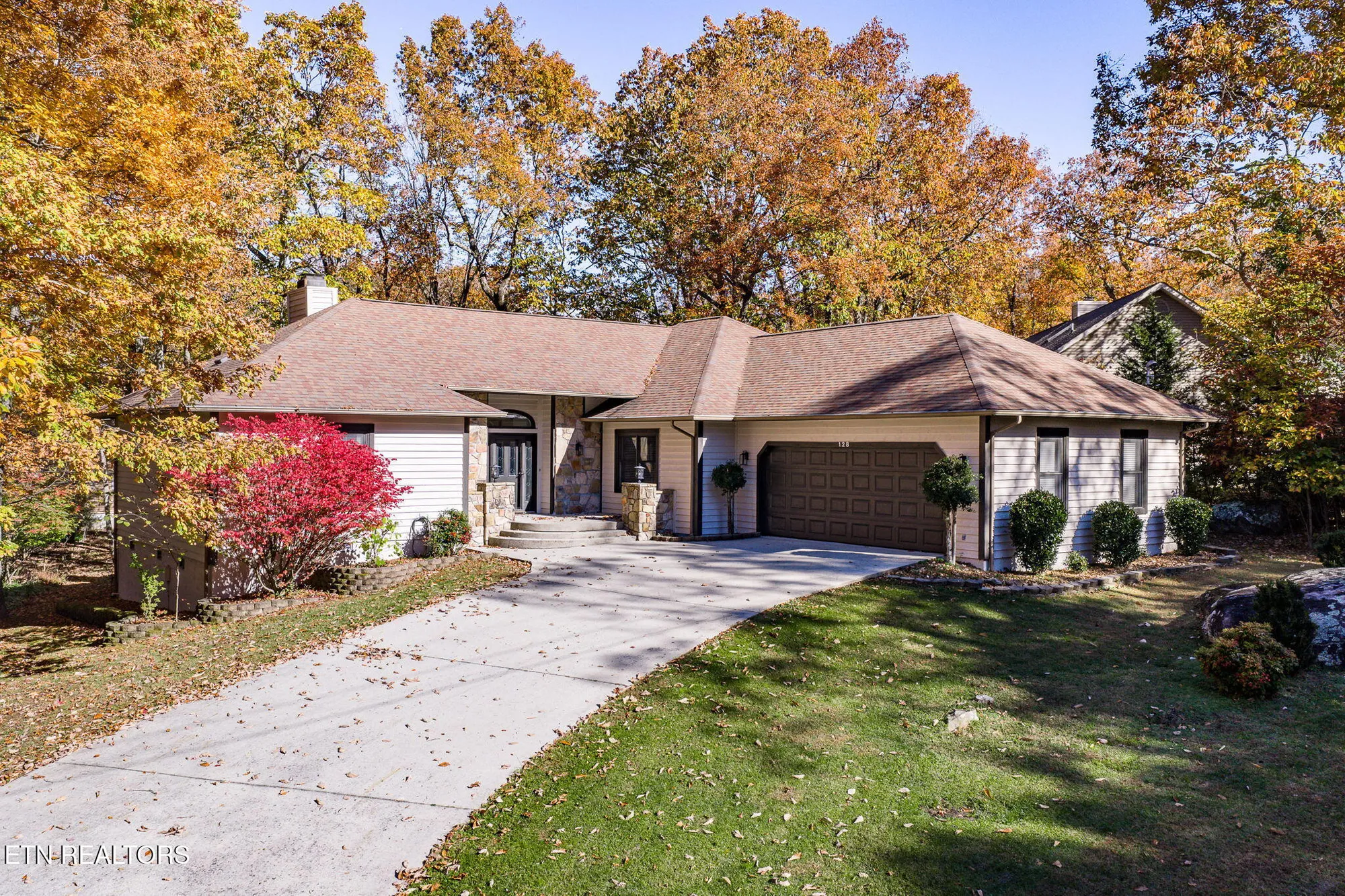 Property Slideshow image 2 of 39 | 128 lisa ln, Crossville, TN, 38558