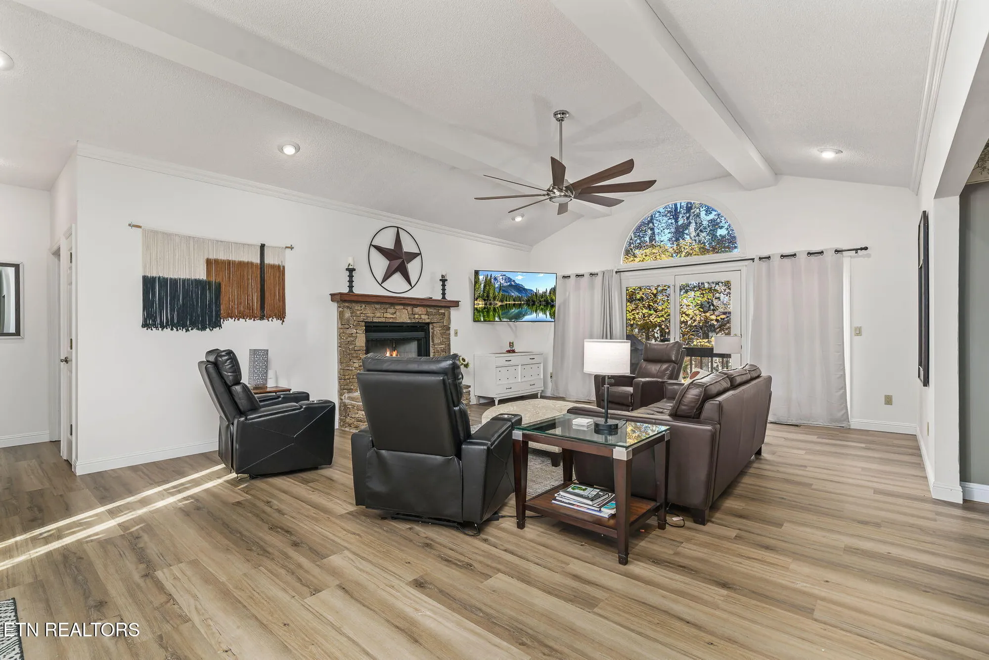 Property Slideshow image 5 of 39 | 128 lisa ln, Crossville, TN, 38558