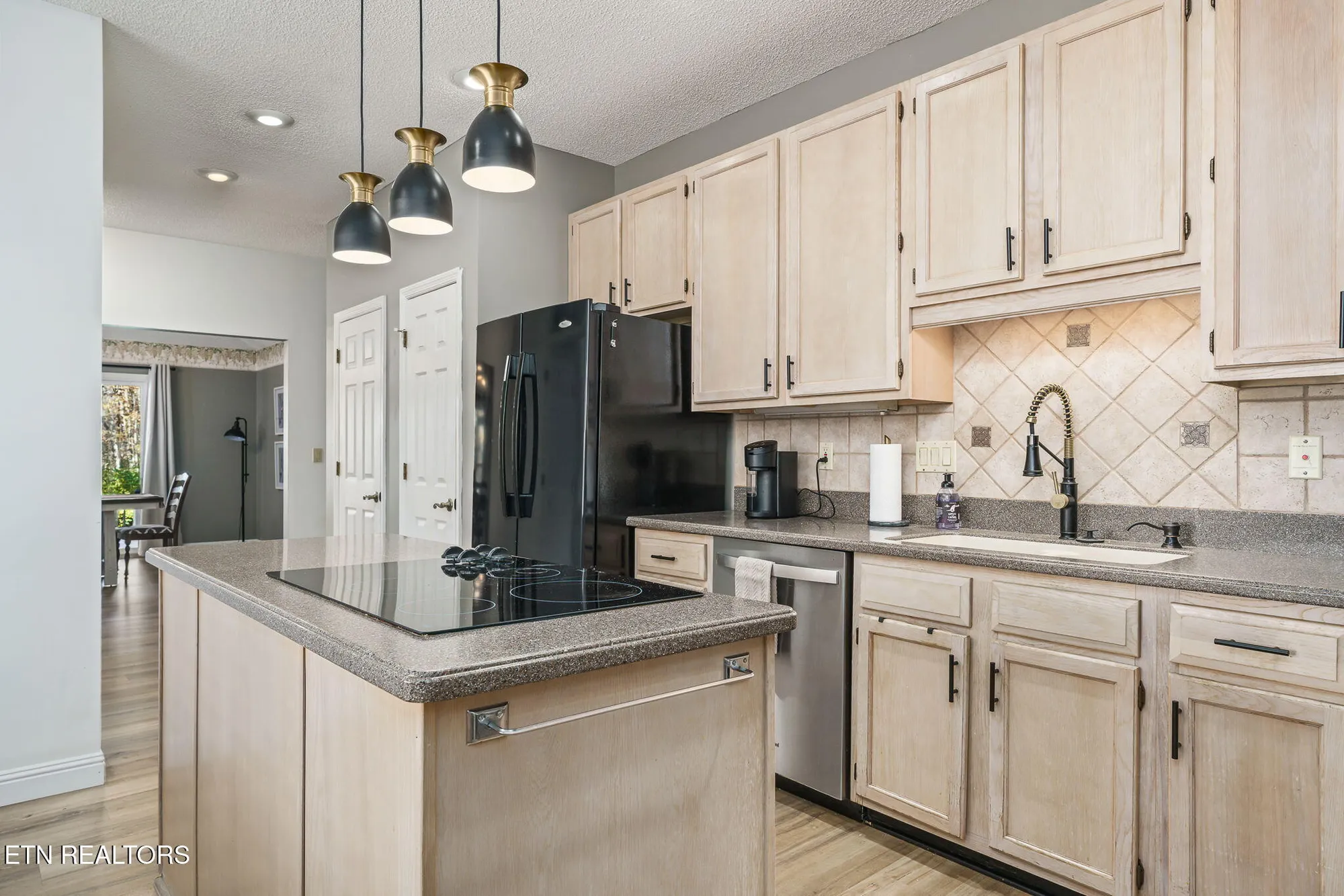 Property Slideshow image 12 of 39 | 128 lisa ln, Crossville, TN, 38558