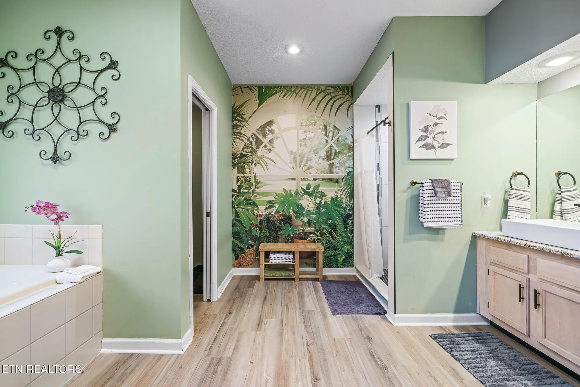 Property Slideshow image 17 of 39 | 128 lisa ln, Crossville, TN, 38558