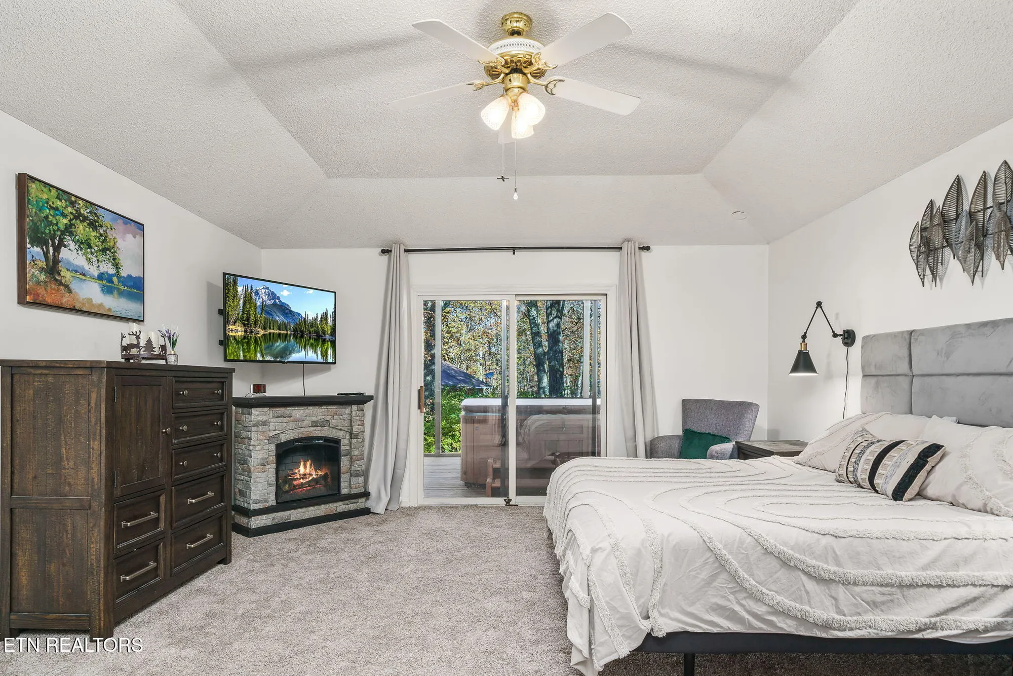 Property Slideshow image 16 of 39 | 128 lisa ln, Crossville, TN, 38558