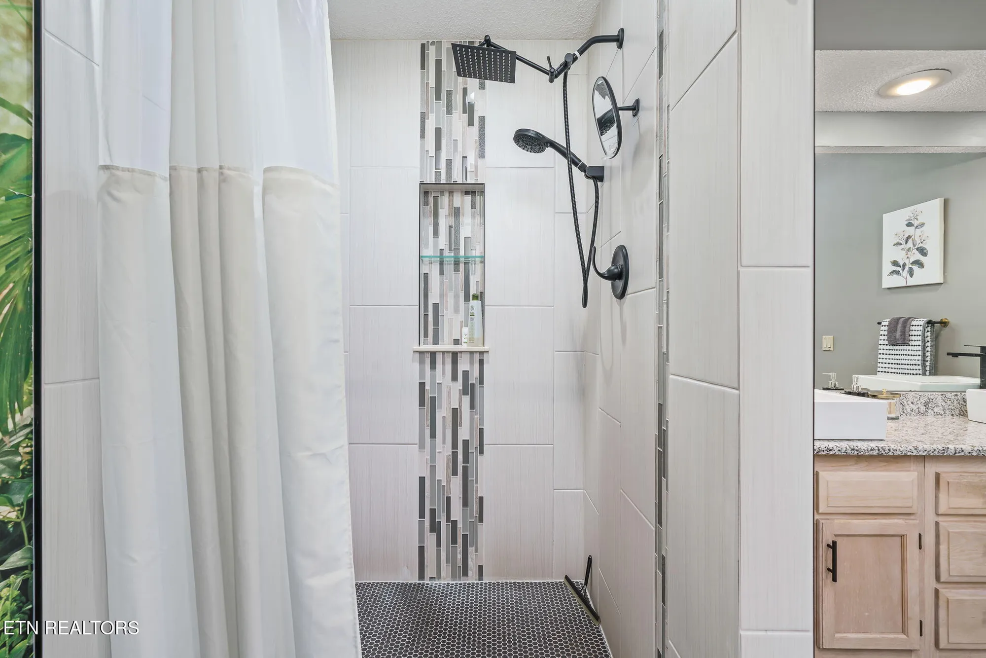 Property Slideshow image 20 of 39 | 128 lisa ln, Crossville, TN, 38558