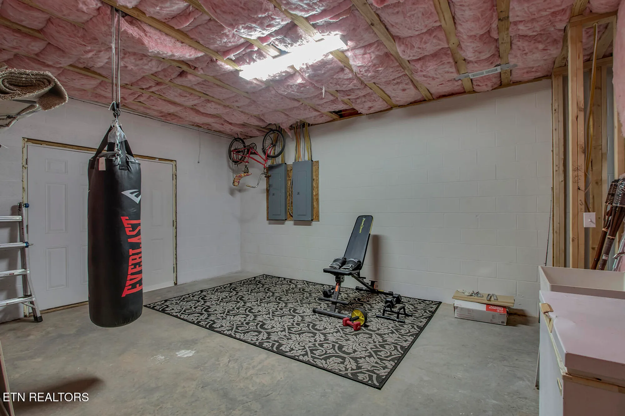 Property Slideshow image 50 of 60 | 211 chickasaw ln, Loudon, TN, 37774