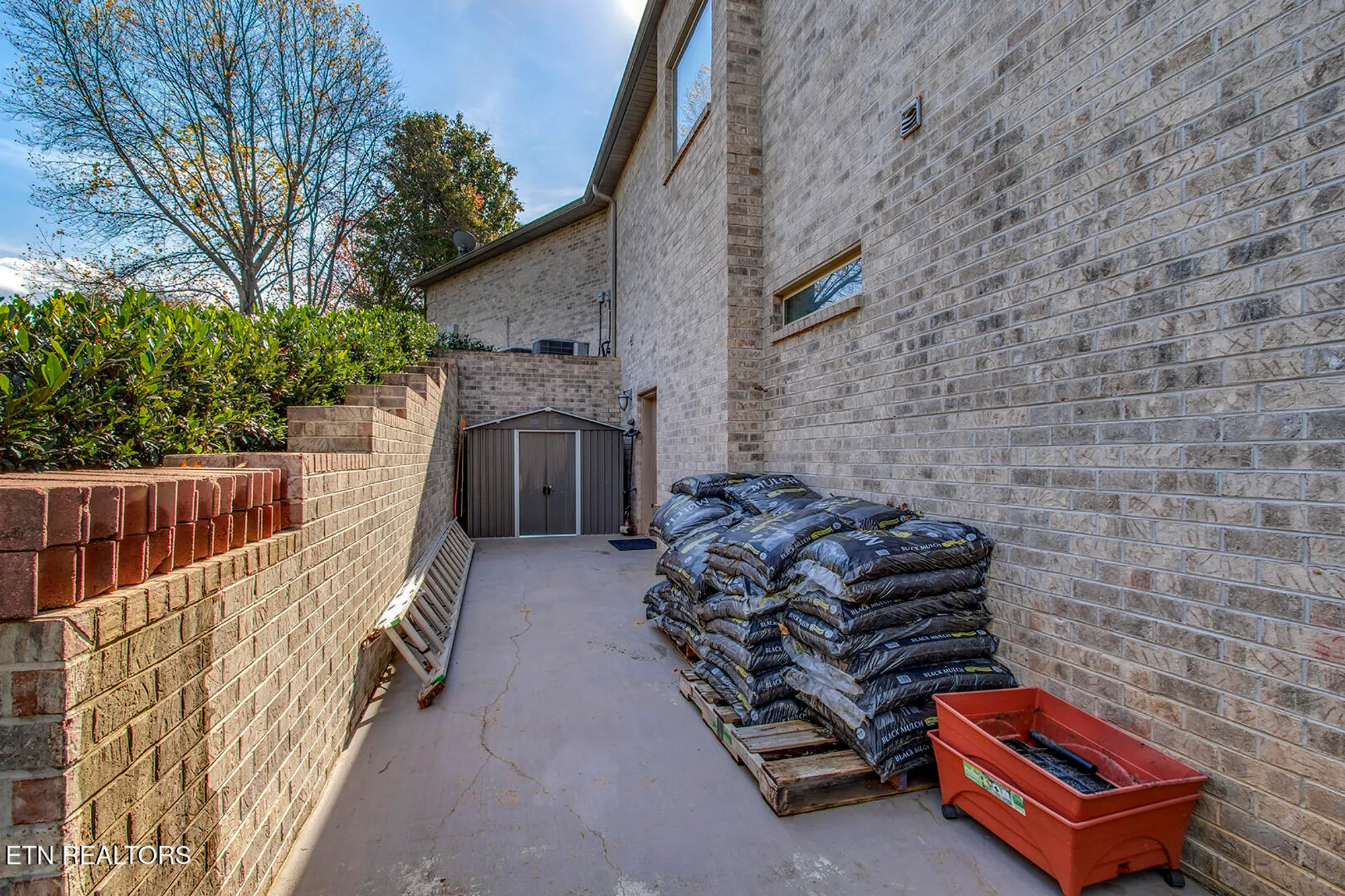 Property Slideshow image 52 of 60 | 211 chickasaw ln, Loudon, TN, 37774