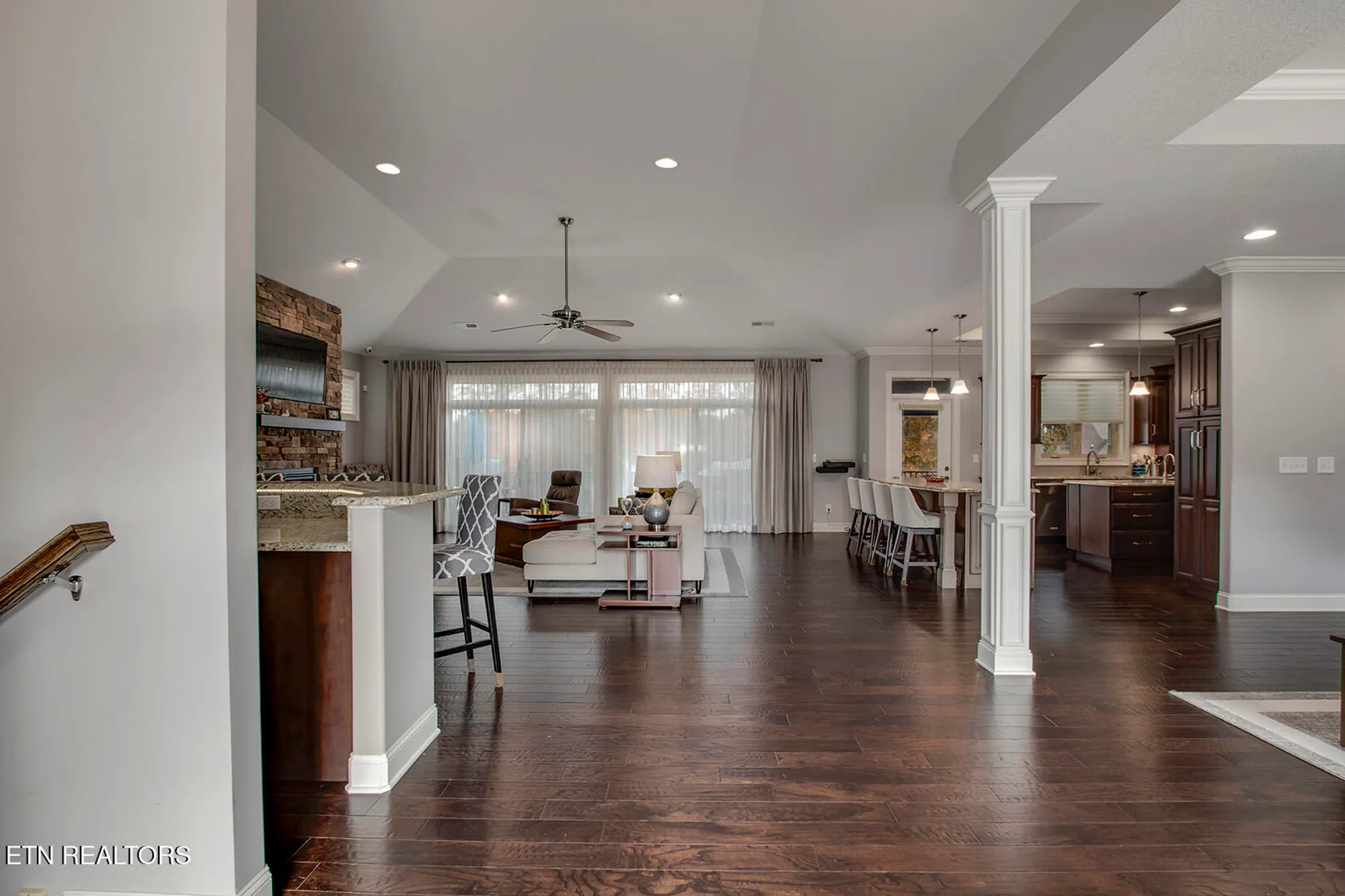 Property Slideshow image 3 of 60 | 211 chickasaw ln, Loudon, TN, 37774