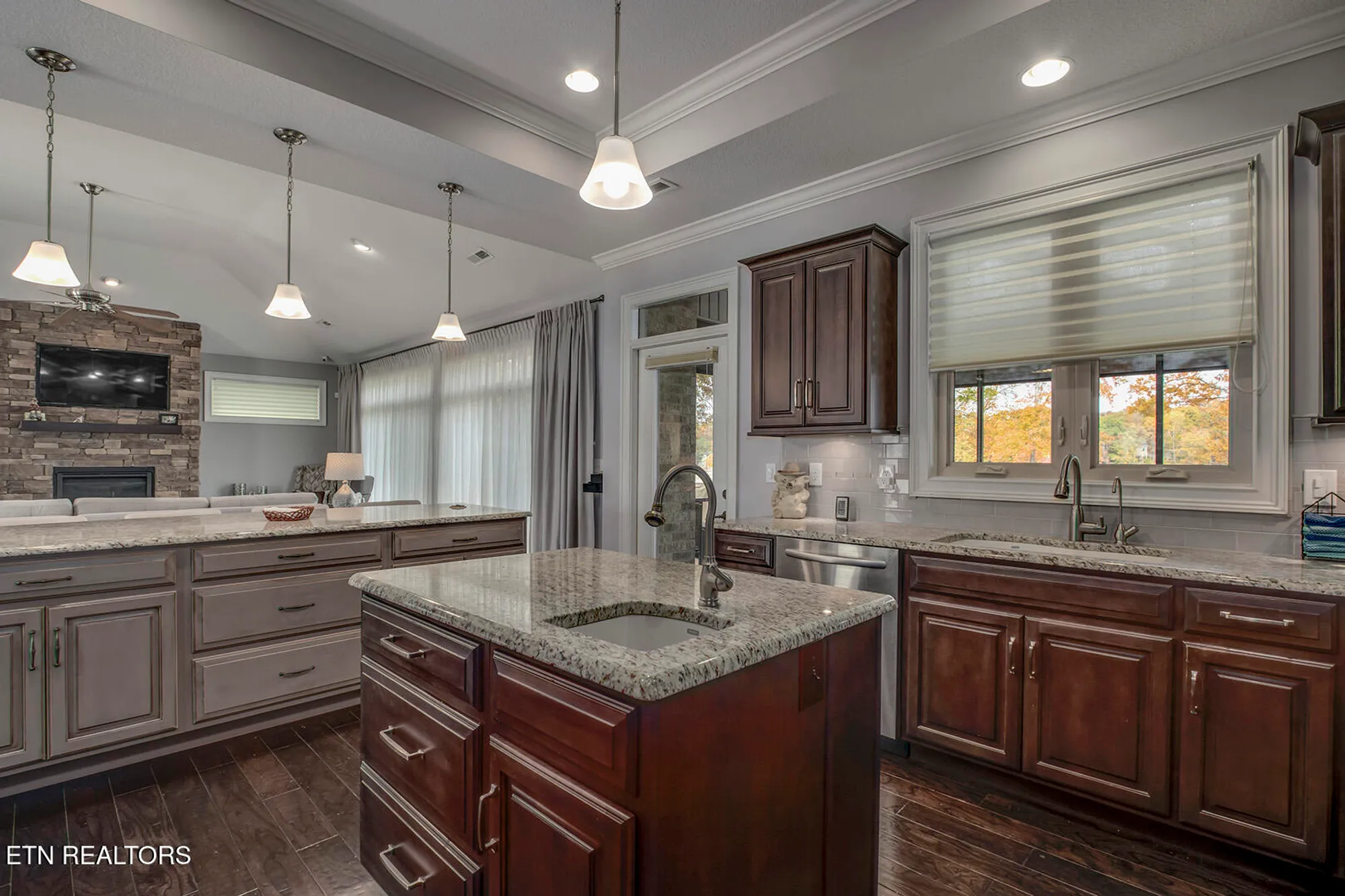 Property Slideshow image 14 of 60 | 211 chickasaw ln, Loudon, TN, 37774