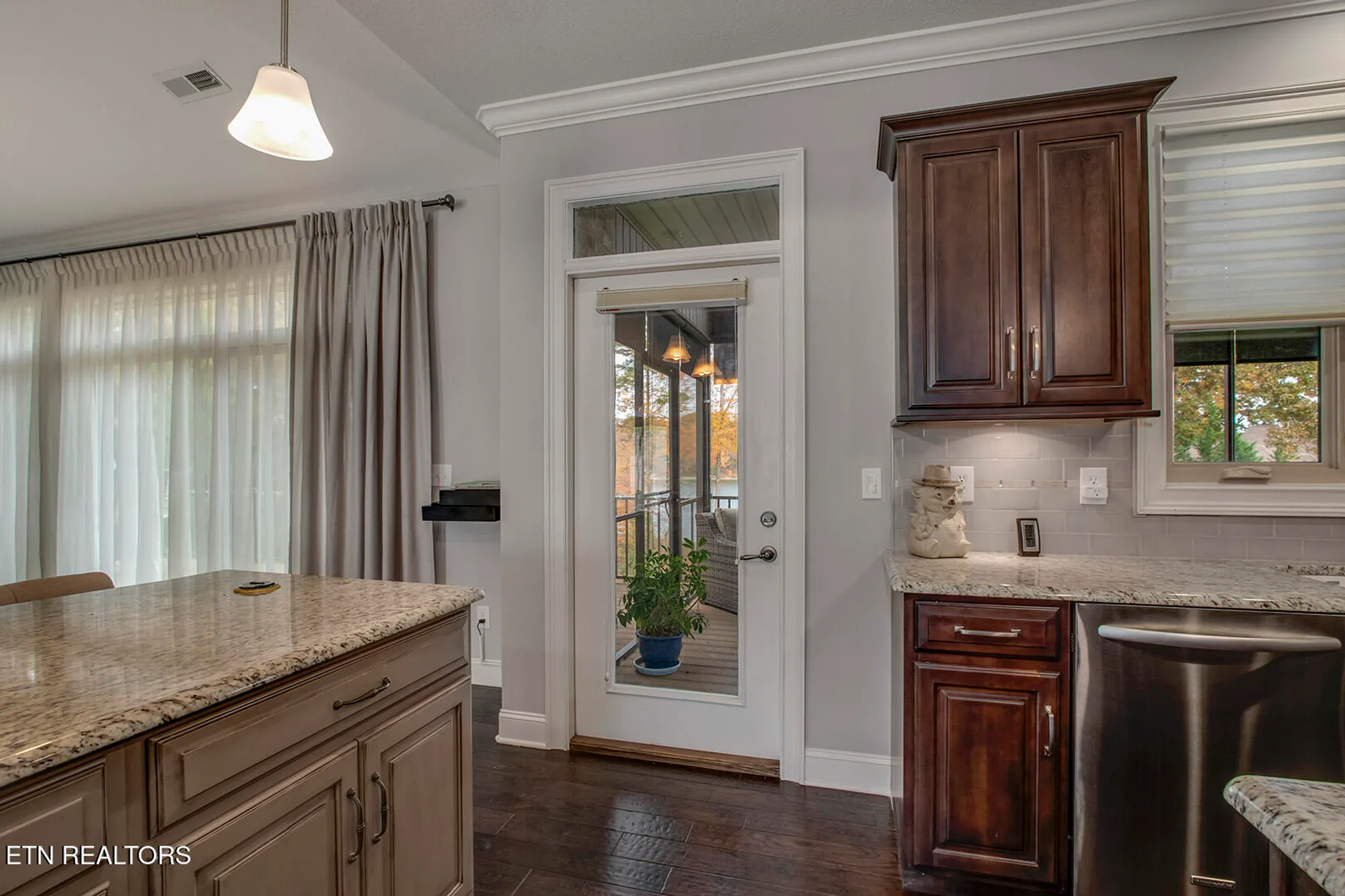 Property Slideshow image 15 of 60 | 211 chickasaw ln, Loudon, TN, 37774