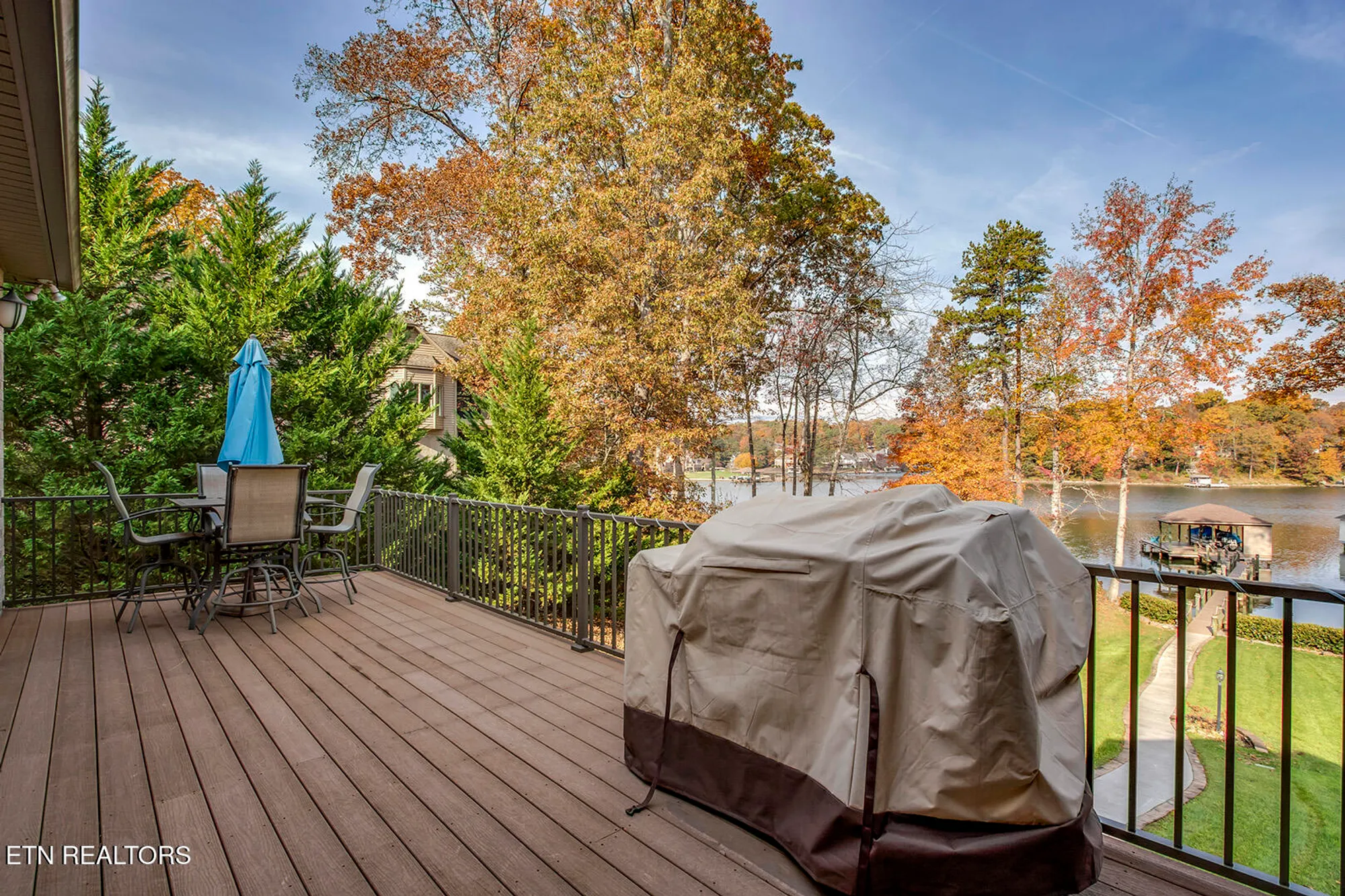 Property Slideshow image 18 of 60 | 211 chickasaw ln, Loudon, TN, 37774