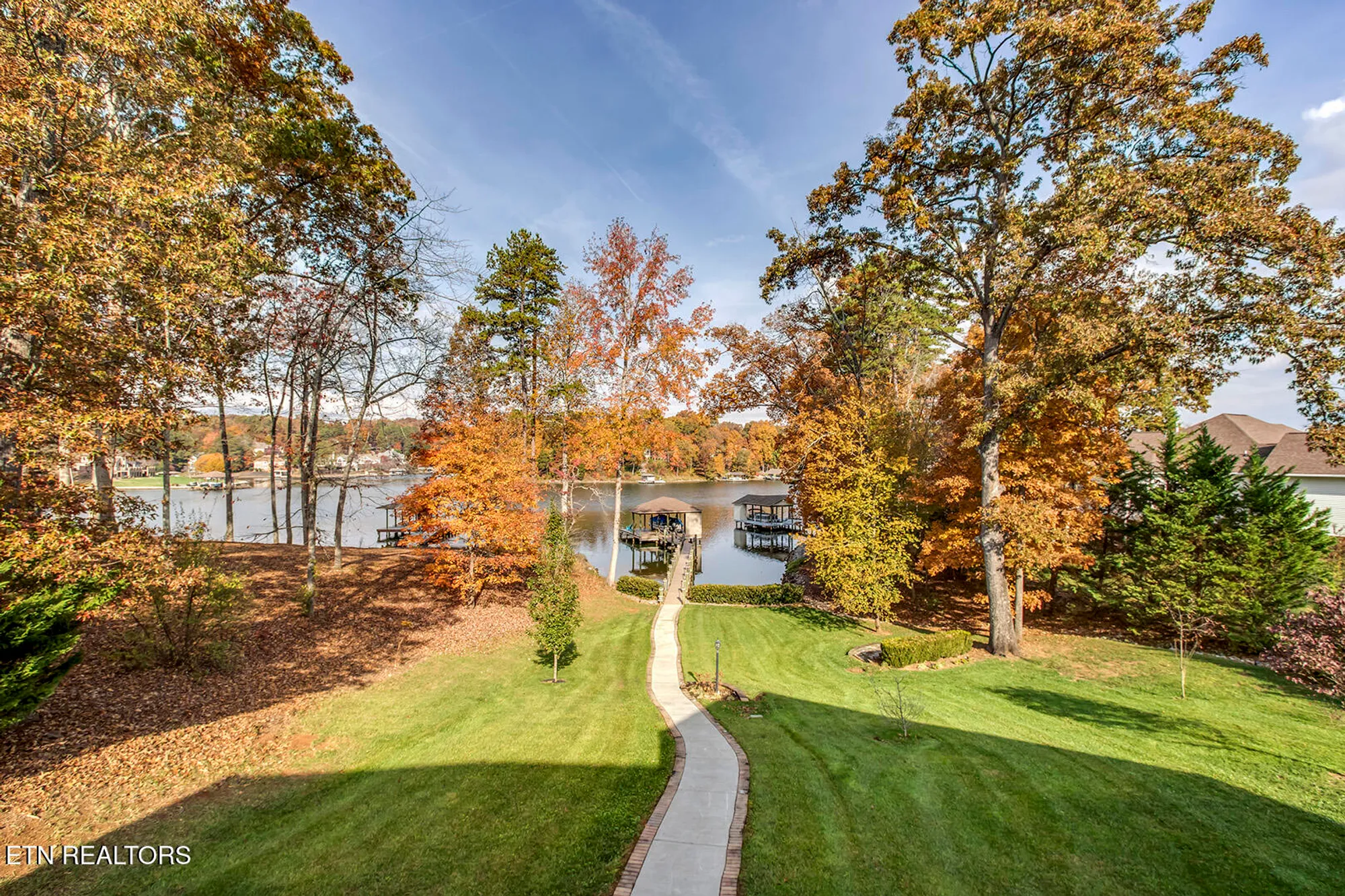 Property Slideshow image 19 of 60 | 211 chickasaw ln, Loudon, TN, 37774