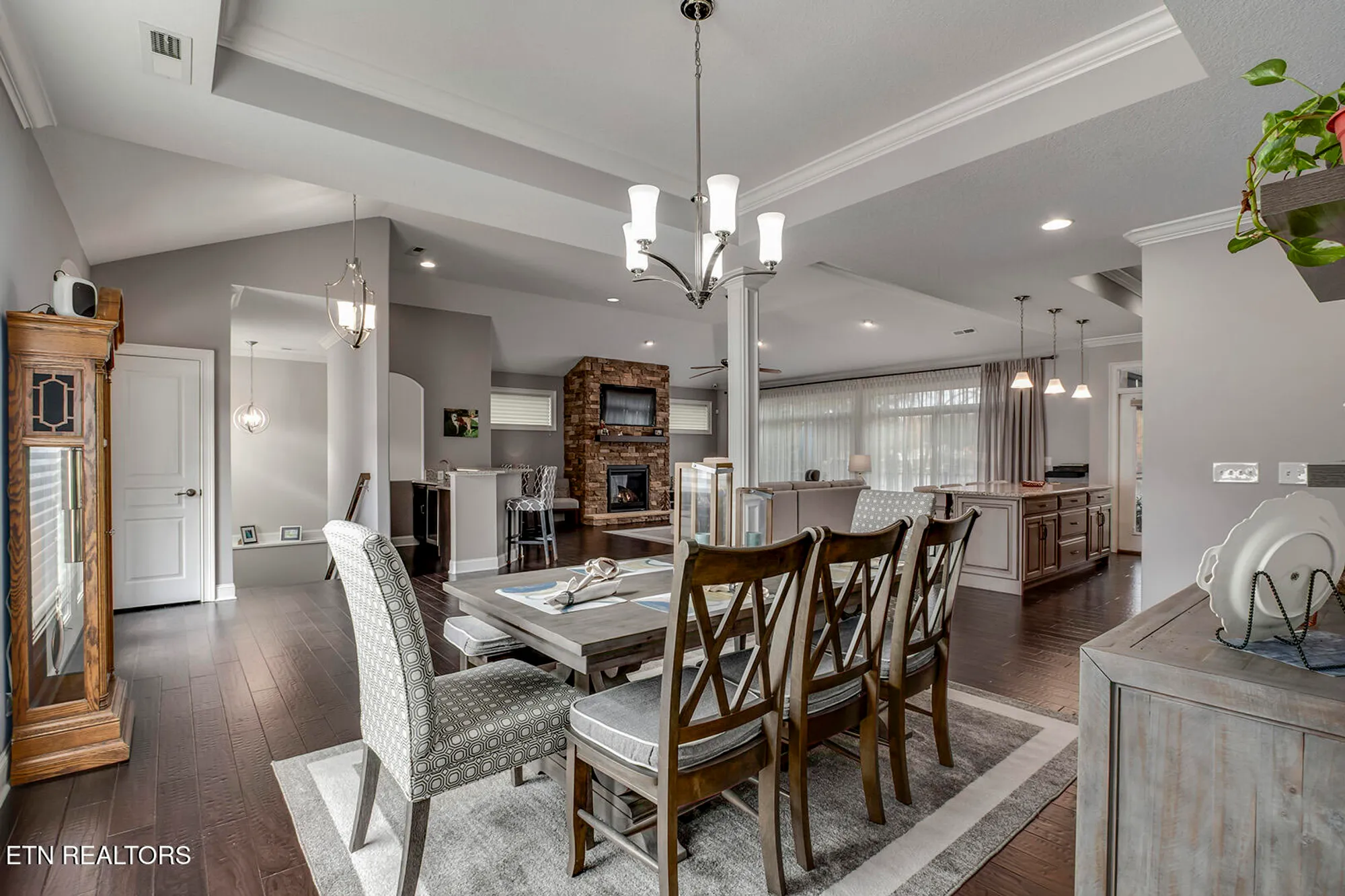 Property Slideshow image 23 of 60 | 211 chickasaw ln, Loudon, TN, 37774