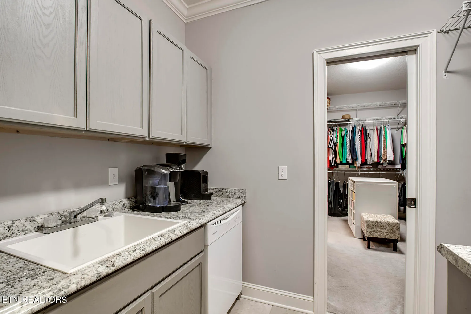 Property Slideshow image 32 of 60 | 211 chickasaw ln, Loudon, TN, 37774