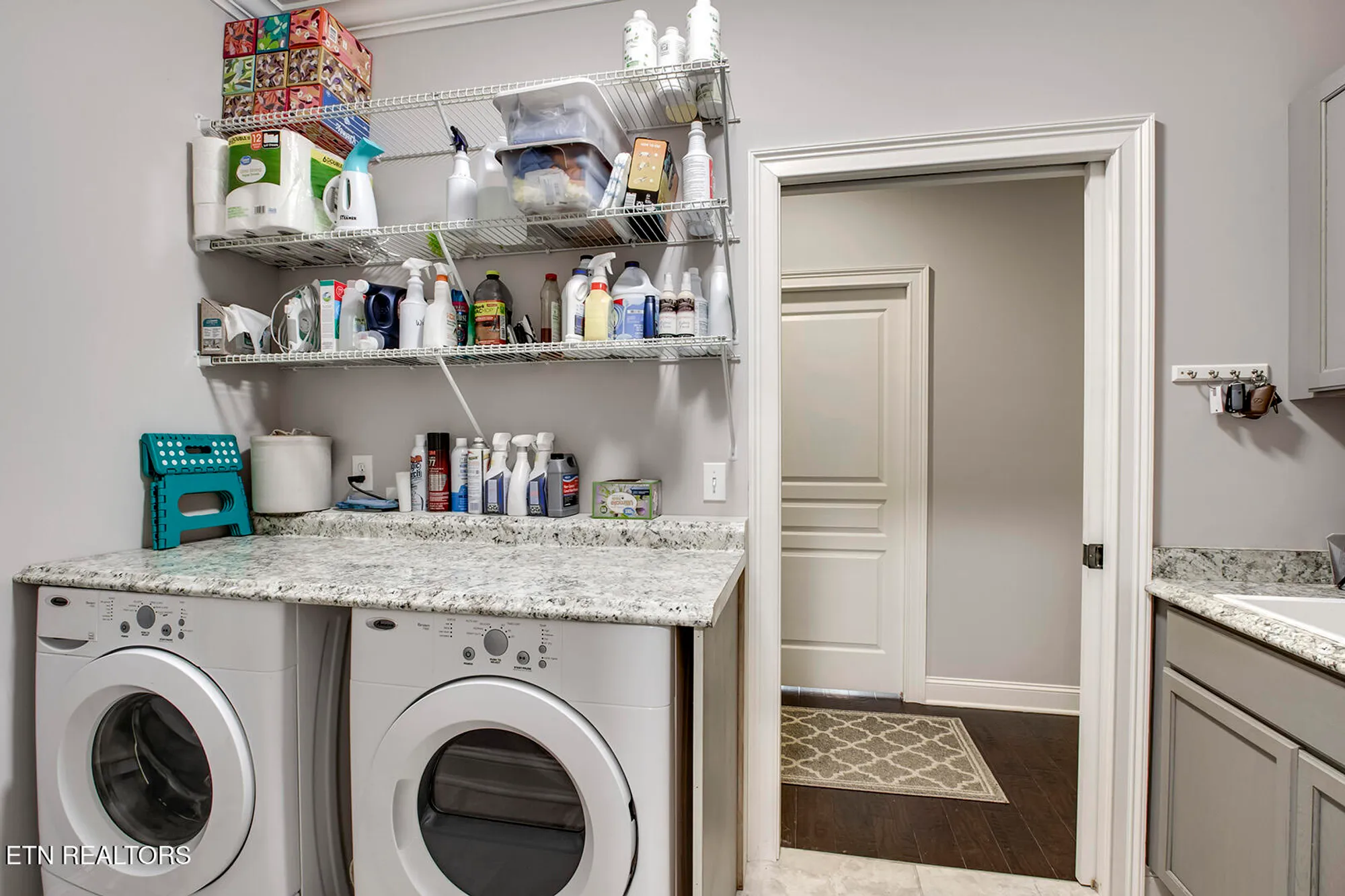 Property Slideshow image 33 of 60 | 211 chickasaw ln, Loudon, TN, 37774