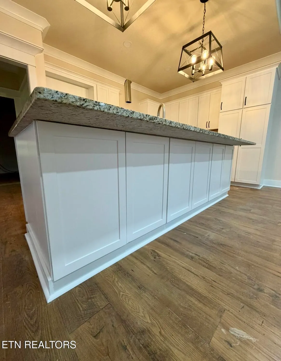 Property Slideshow image 12 of 33 | 414 beachwood dr, Crossville, TN, 38558