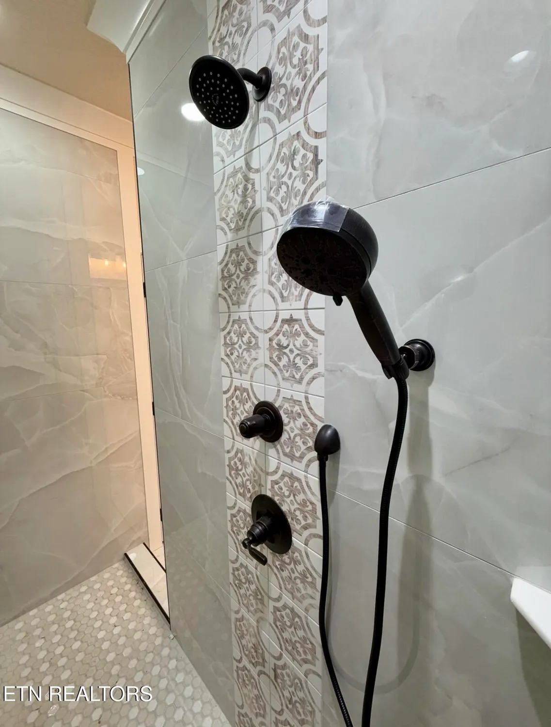 Property Slideshow image 28 of 33 | 414 beachwood dr, Crossville, TN, 38558