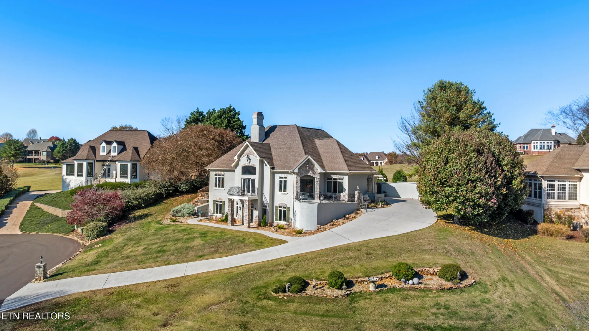 Property Slideshow image 1 of 50 | 230 big water dr, Vonore, TN, 37885