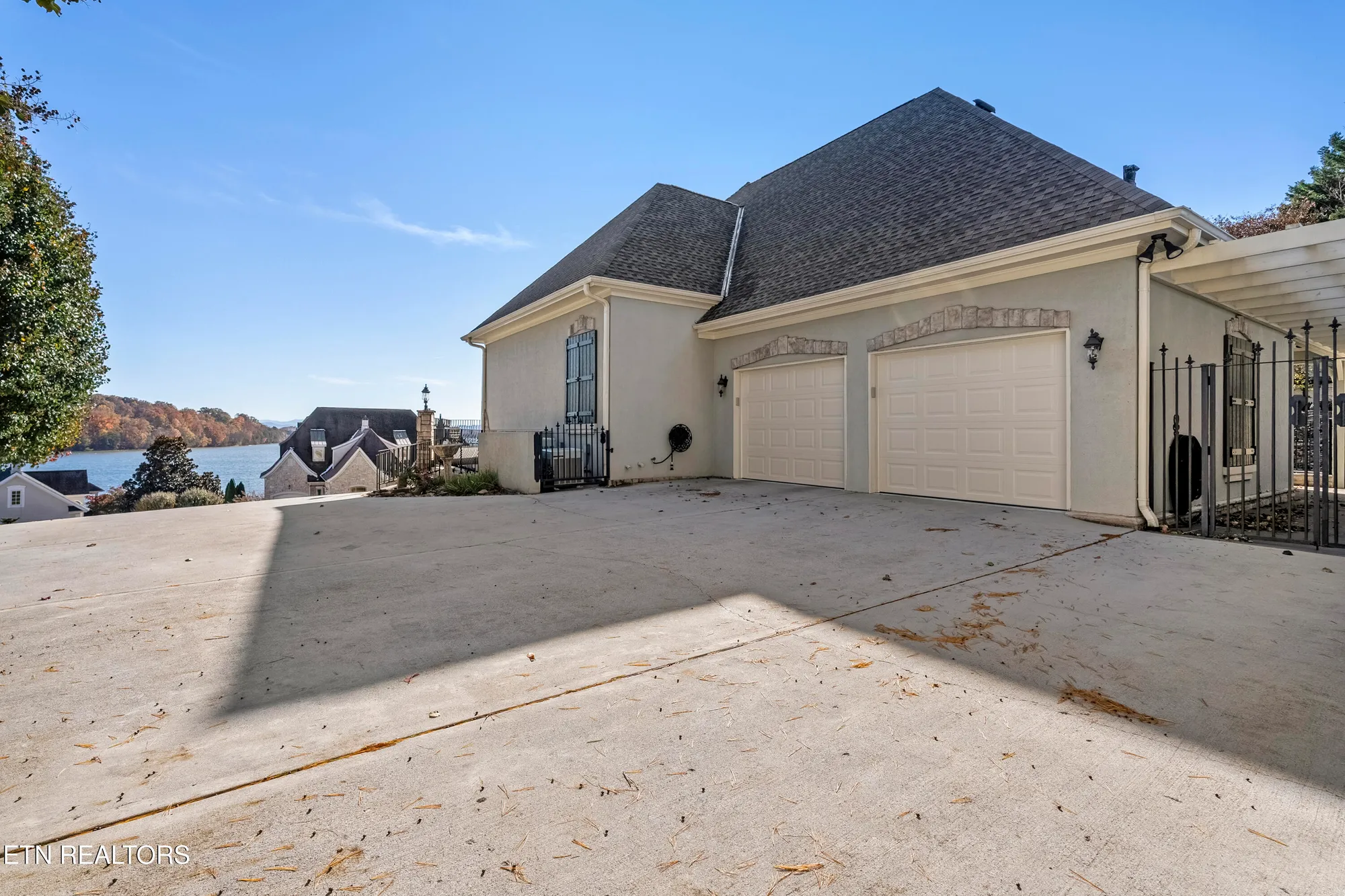 Property Slideshow image 42 of 50 | 230 big water dr, Vonore, TN, 37885